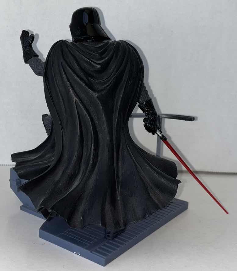 Photo 3 of (DISPLAY MODEL) 2002 HASBRO STAR WARS UNLEASHED DARTH VADER VINYL STATUE