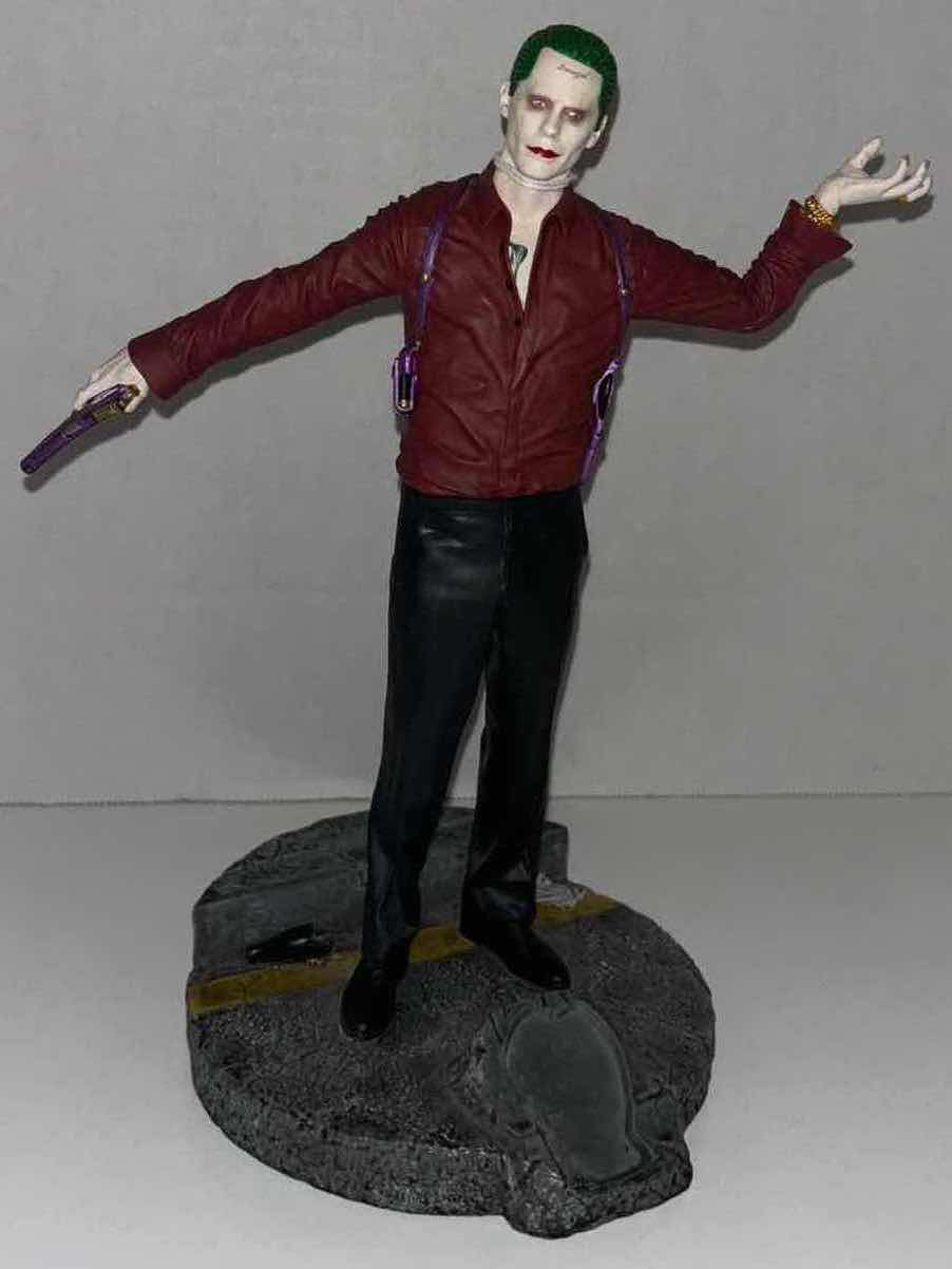 Photo 1 of DC COMICS SUICIDE SQUAD JOKER FINDERS KEYPERS 10” STATUE **NO RETURNS** SEE NOTES 