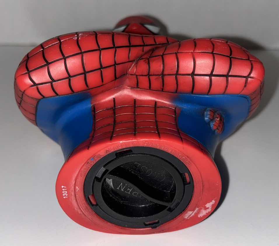 Photo 2 of MARVEL 6.5” SPIDER-MAN BUST/PIGGY BANK **NO RETURNS**