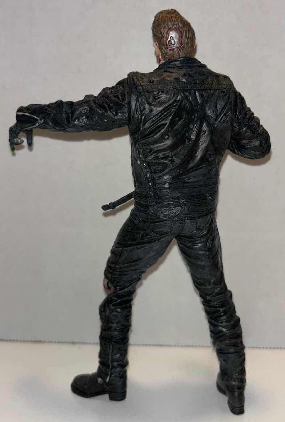 Photo 3 of MCFARLANE TOYS MOVIE MANIACS 4, TERMINATOR 2 T-800 FIGURE **NO RETURNS**