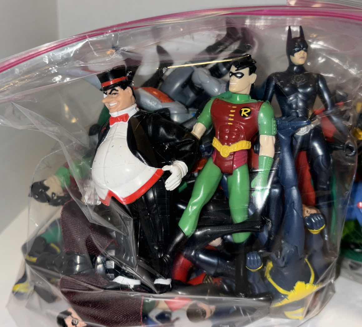 Photo 3 of DC BATMAN 57 VARIOUS ACTION FIGURES & BAG OF CAPES, WEAPONS & ACCESSORIES **NO RETURNS**