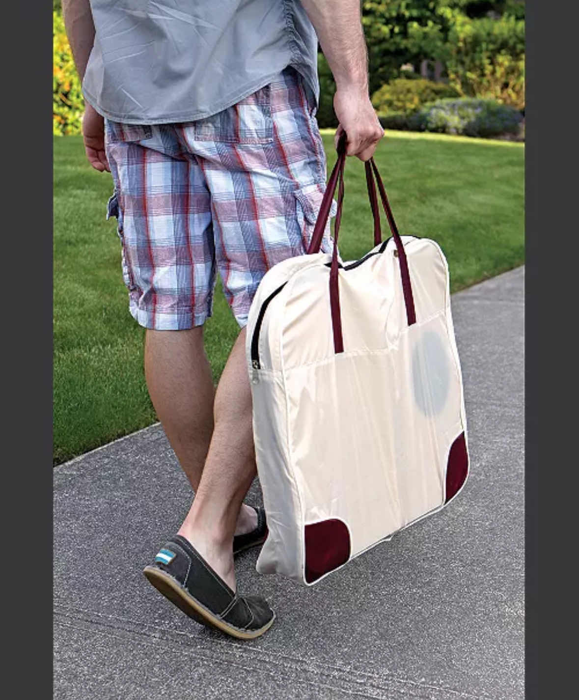 Photo 1 of NEW BLACK SERIES OUTDOOR BEANBAG GAME W ZIPPERED CARRYING CASE INCLUDED