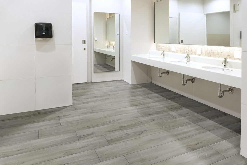 Photo 1 of MSI XL PRESCOTT DUNITE OAK FINISH CLICK VINYL PLANK 8.98 X 60” (18.70SQFT PER CASE/19CASES APPROX 355.3SQFT TOTAL) READ NOTES