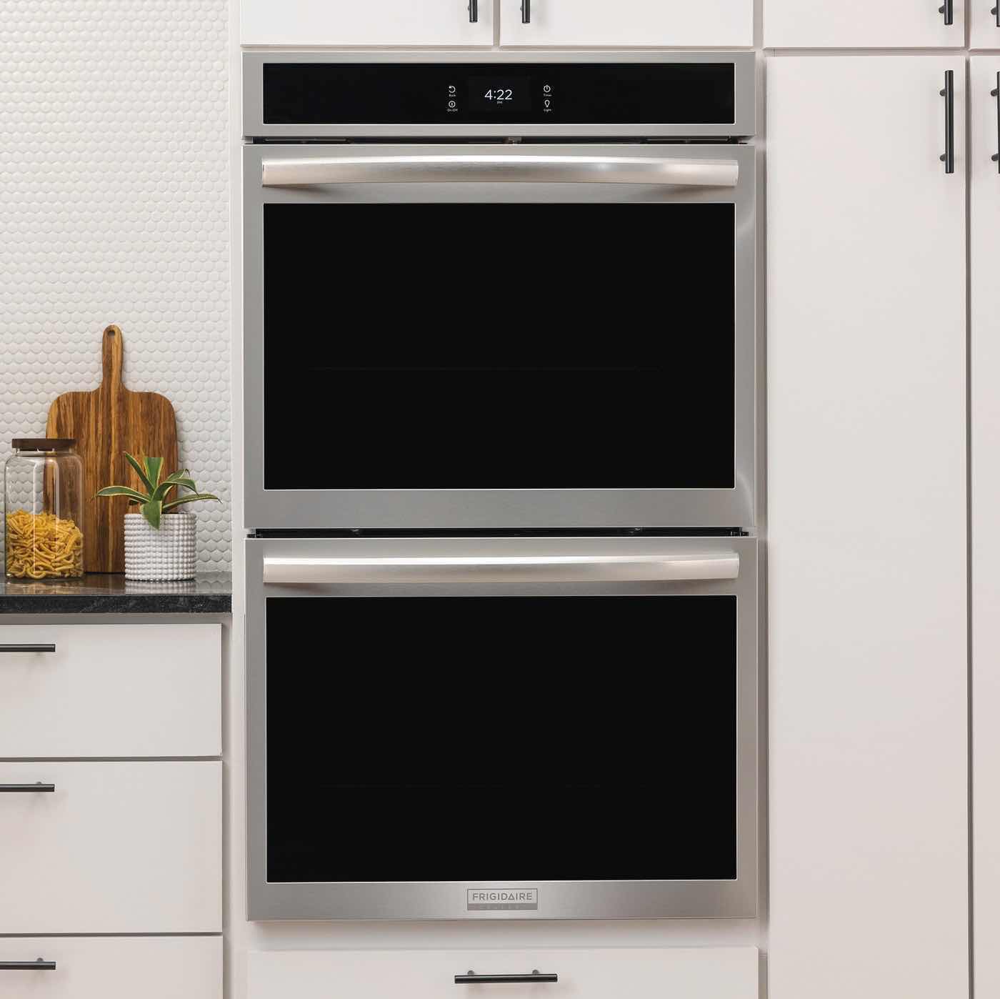 Photo 1 of FRIGIDAIRE GALLERY STAINLESS STEEL 30” DOUBLE ELECTRIC OVEN GCWD3067AFB (READ NOTES)