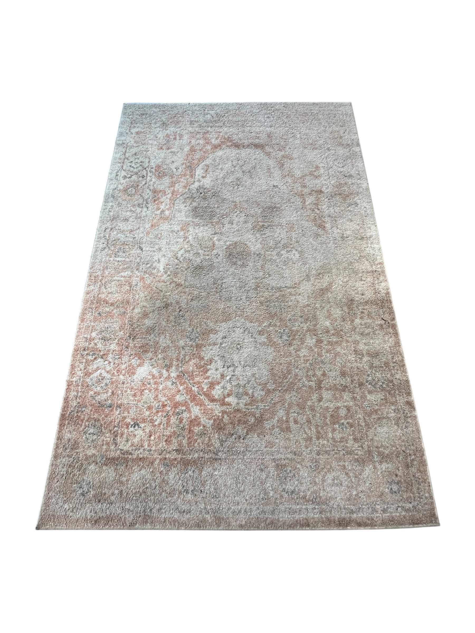 Photo 1 of RUGS.COM MADELINE VINTAGE COLLECTION ROSE PINK AREA RUG 5'3" X 8'