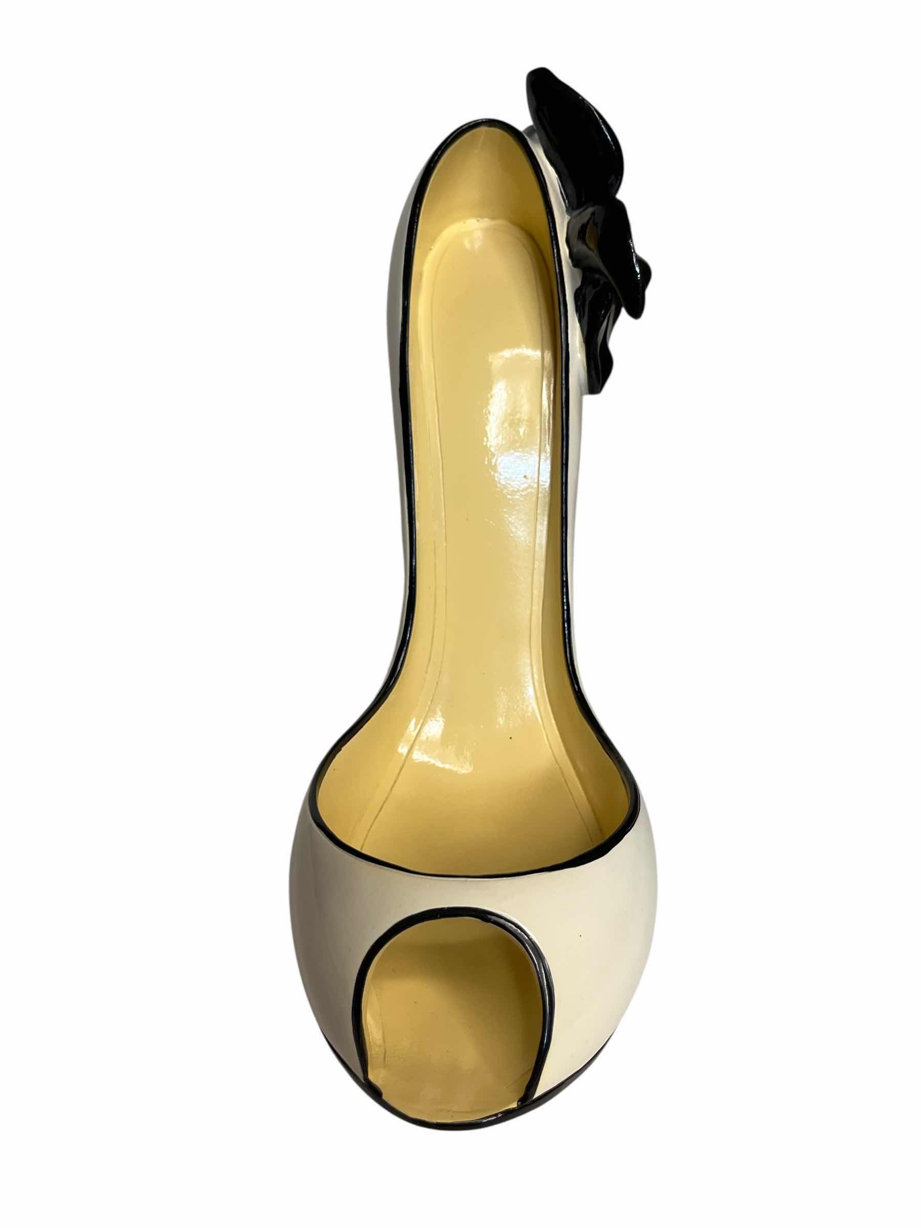 Photo 1 of HIGH HEEL CERAMIC WINE BOTTLE HOLDER 3.75” X 7” H8”
