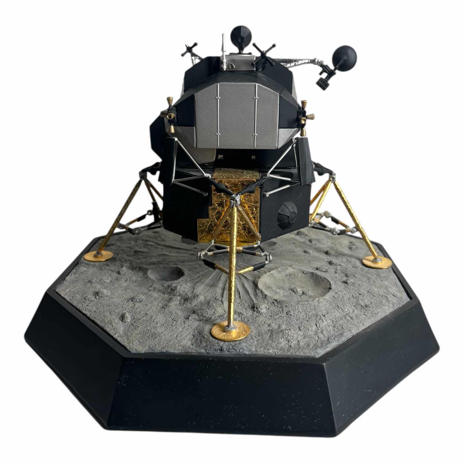 Photo 1 of APOLLO 11 LUNAR MODULE EAGLE 1:48 SCALE FRANKLIN MINT MODEL W 24K GOLD ELECTROPLATED HEAT INSULATION (READ NOTES)