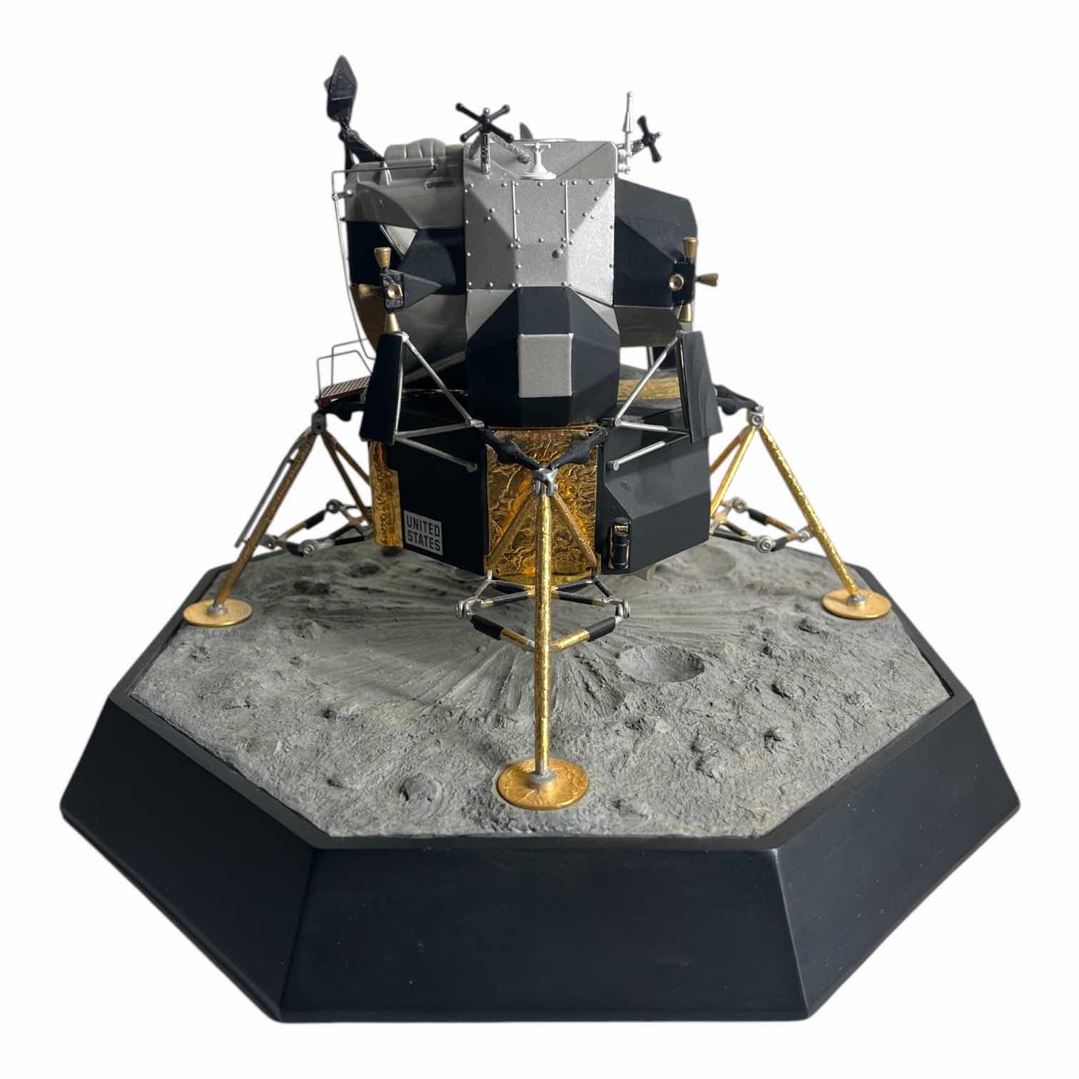 Photo 1 of APOLLO 11 LUNAR MODULE EAGLE 1:48 SCALE FRANKLIN MINT MODEL W 24K GOLD ELECTROPLATED HEAT INSULATION (READ NOTES)