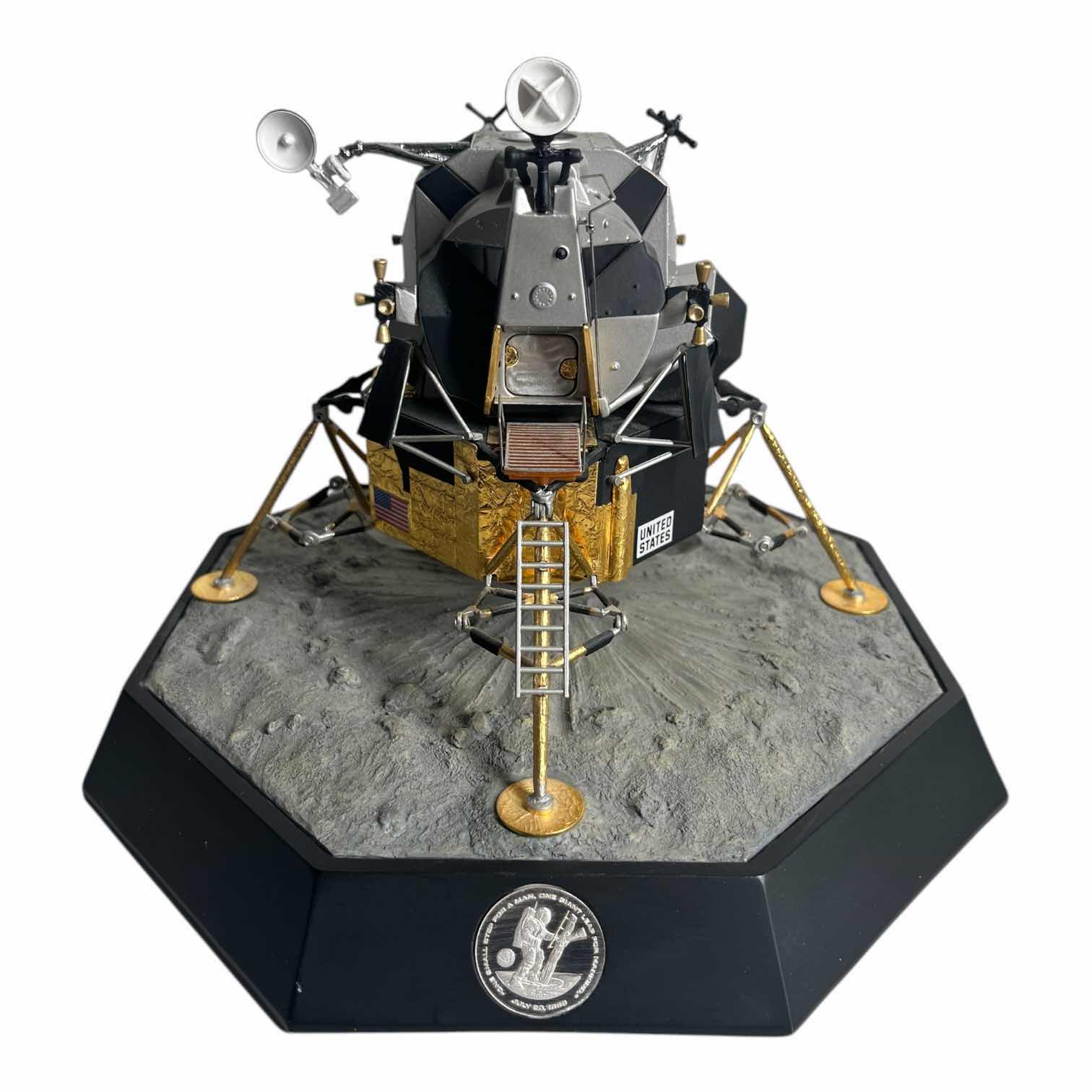 Photo 1 of APOLLO 11 LUNAR MODULE EAGLE 1:48 SCALE FRANKLIN MINT MODEL W 24K GOLD ELECTROPLATED HEAT INSULATION (READ NOTES)