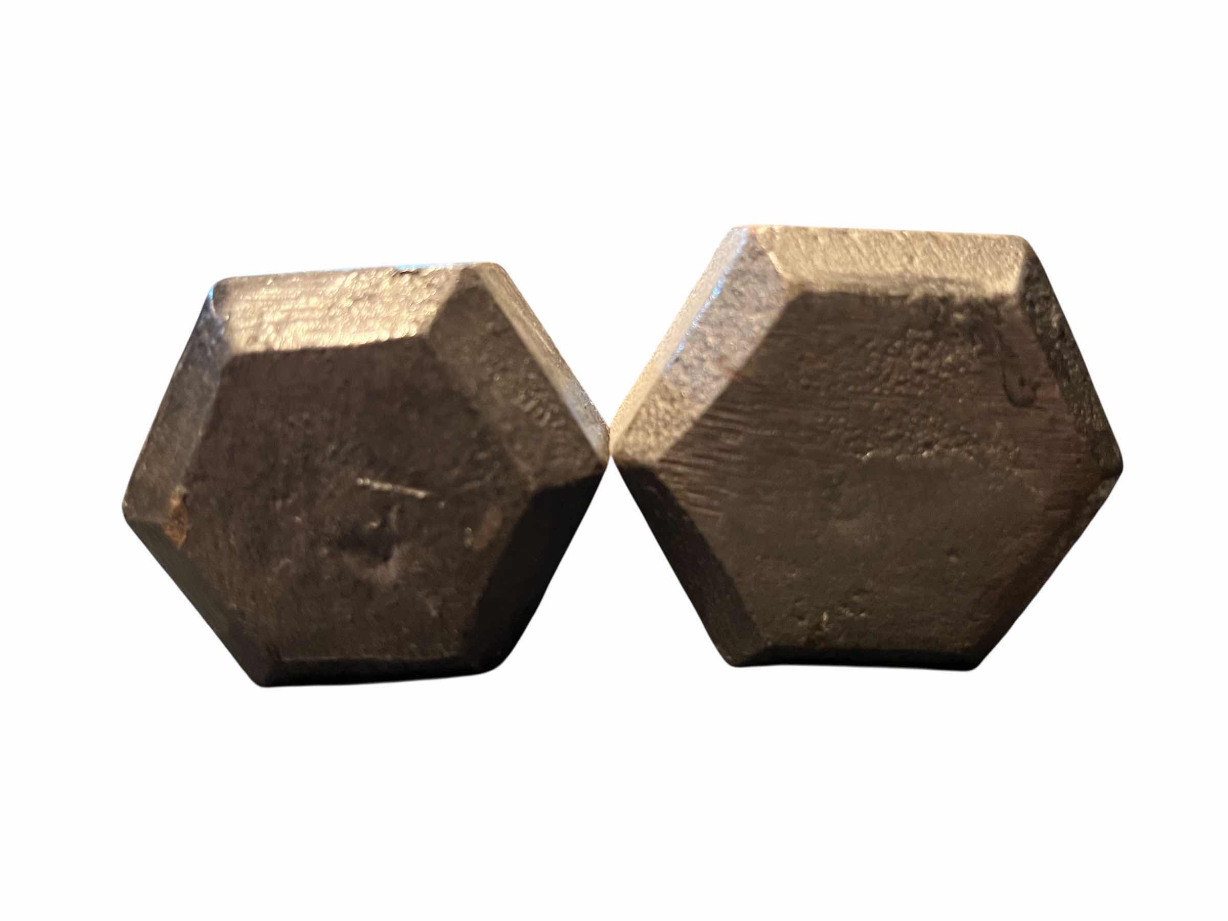 Photo 1 of 3LB SOLID IRON HEX DUMBBELL PAIR/SET (READ NOTES)