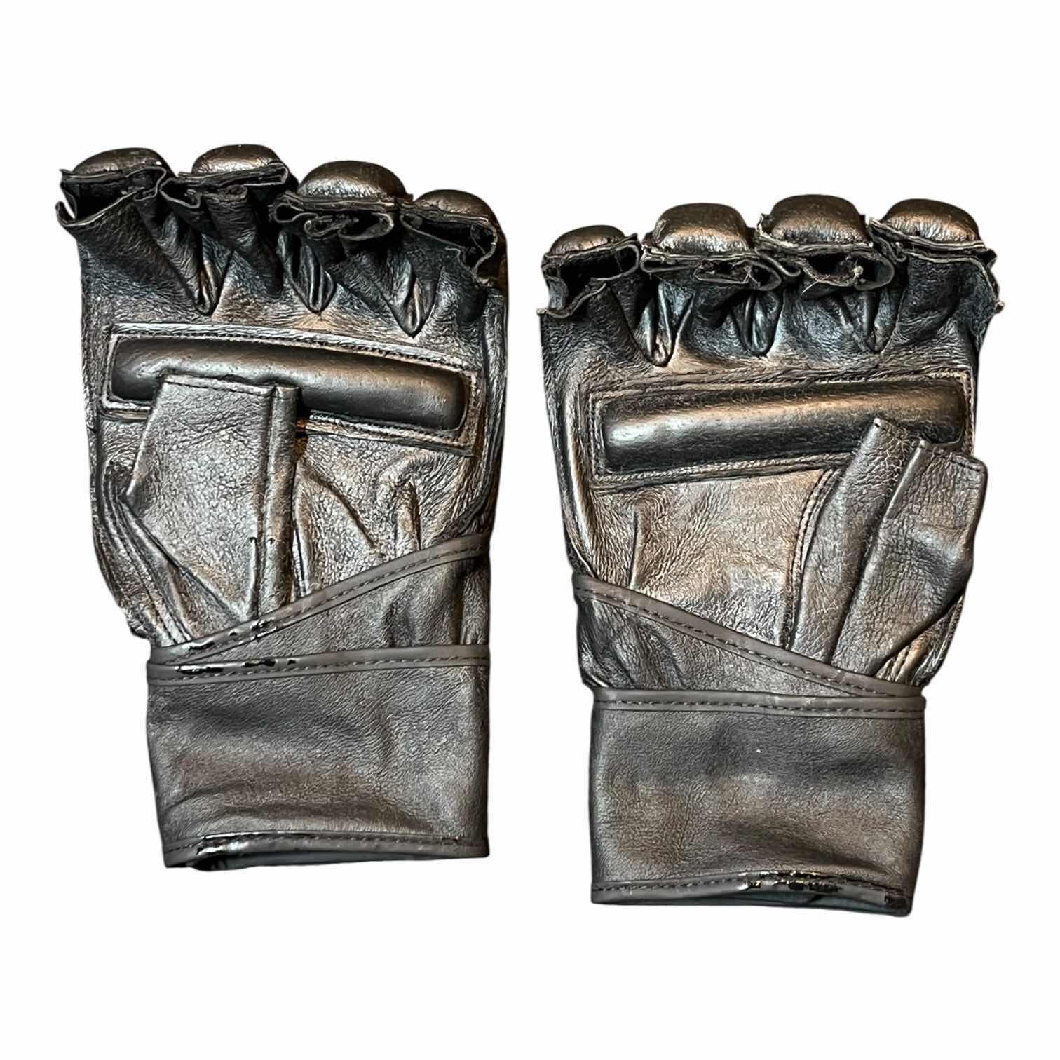 Photo 1 of HARBINGER XL BLACK WRIST WRAP BAG GLOVES