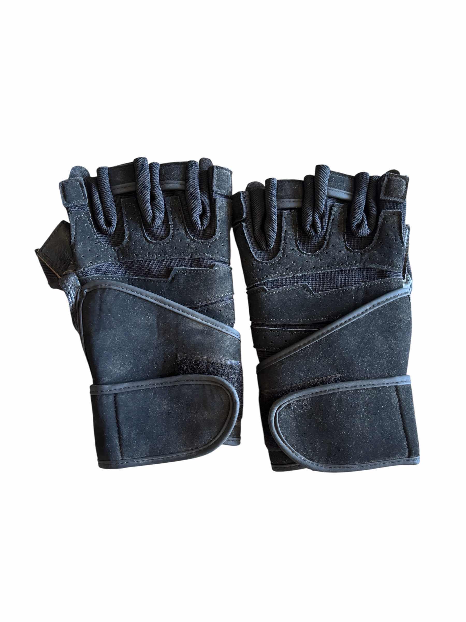 Photo 1 of GOLDS GYM ELITE WRIST WRAPS WEIGHT LIFTING GLOVES 2PC