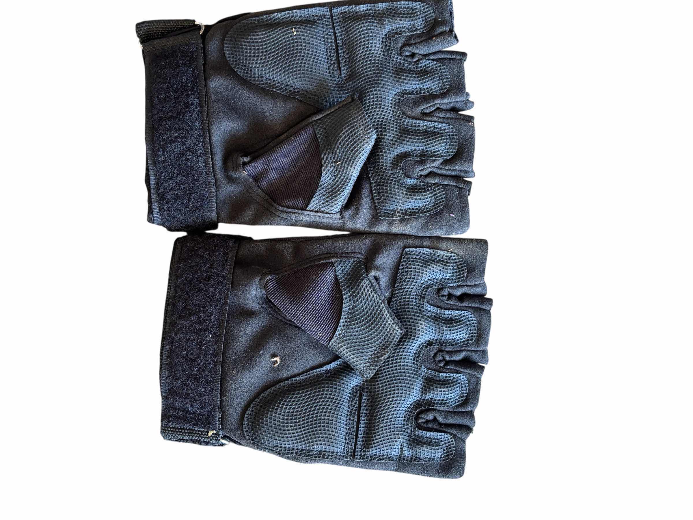 Photo 1 of HARD KNUCKLES FINGERLESS EXERCISE GLOVES 2PC