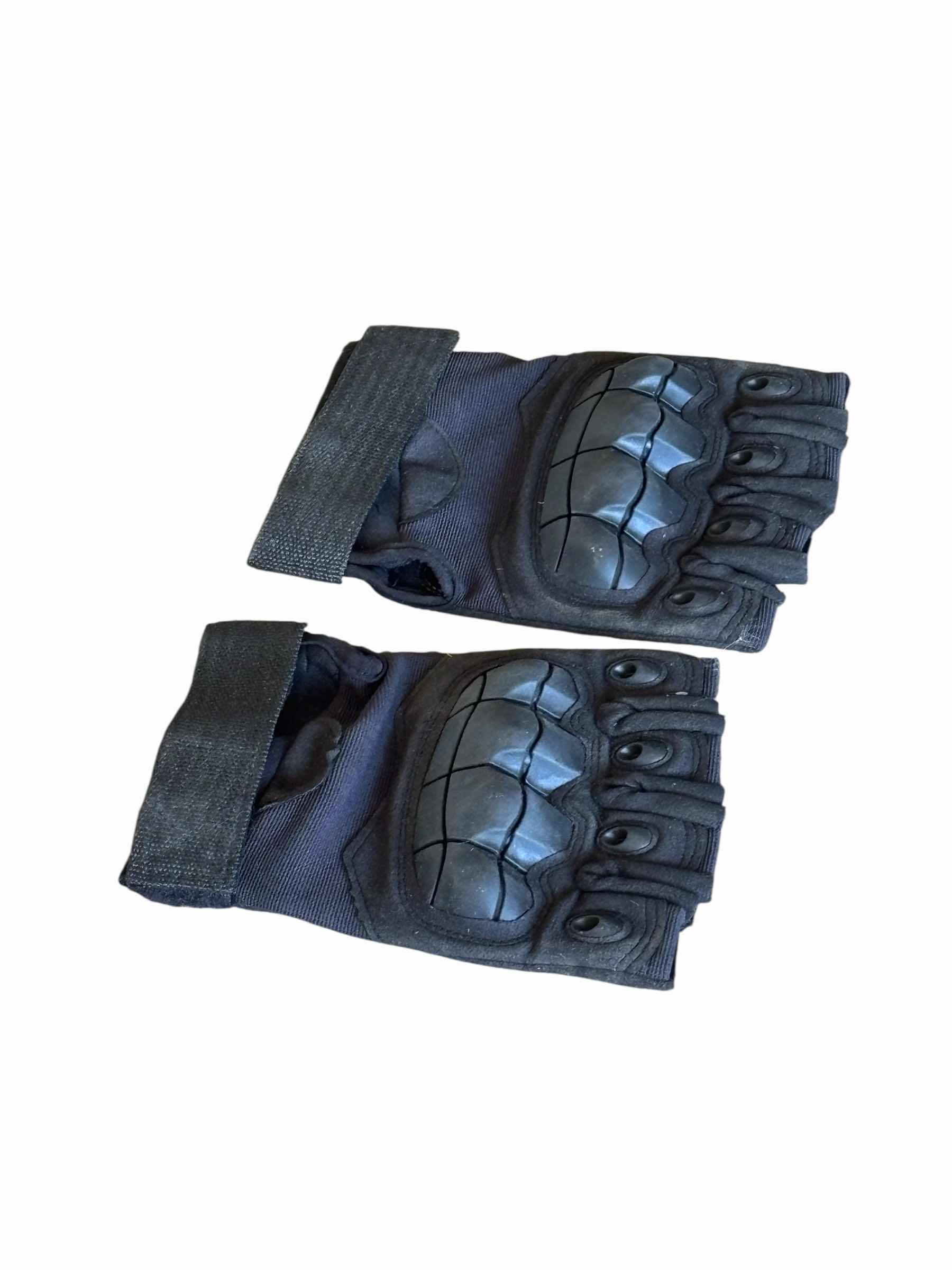 Photo 1 of HARD KNUCKLES FINGERLESS EXERCISE GLOVES 2PC