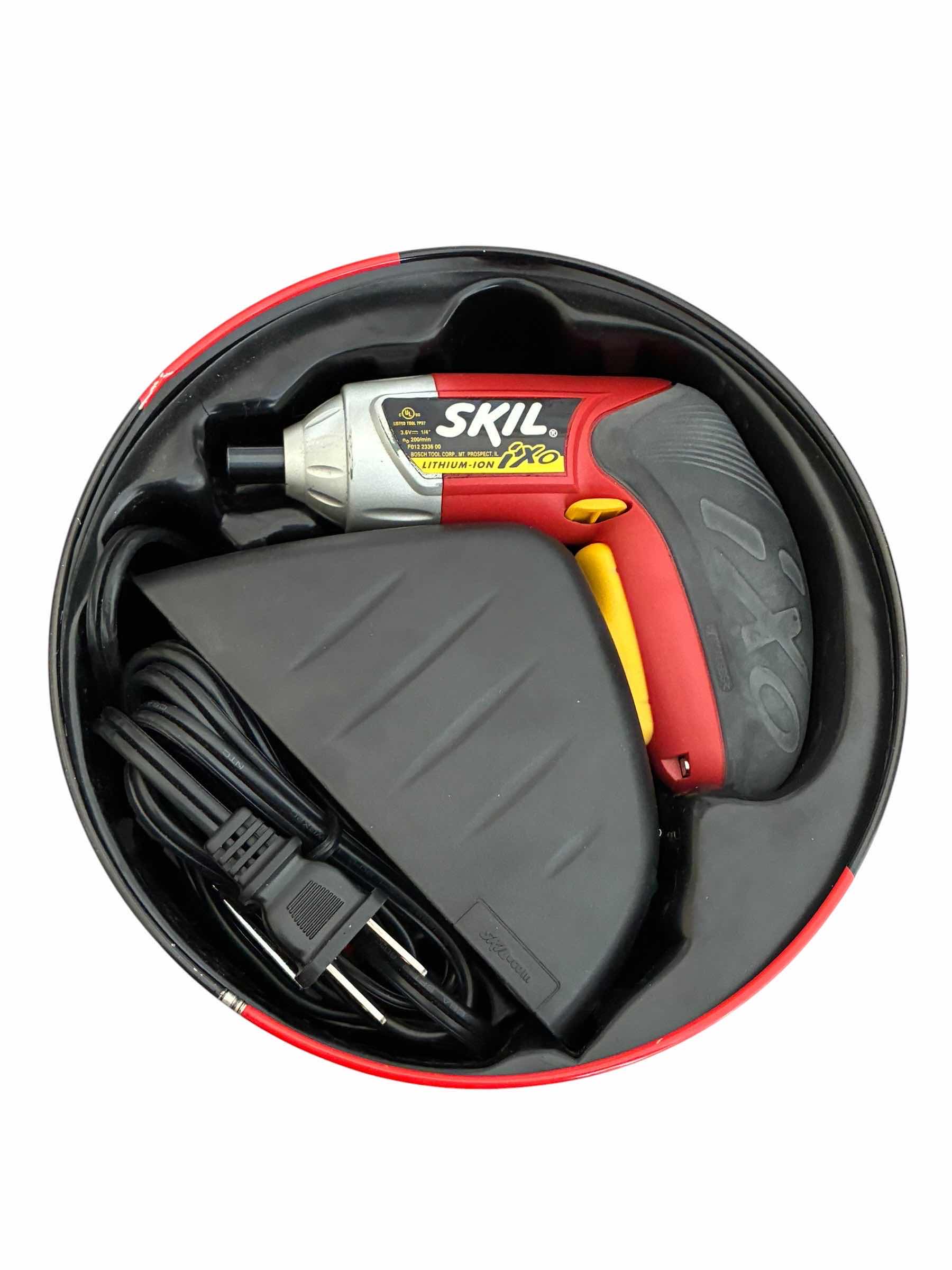 Photo 1 of SKIL IXO CORDLESS PUMP SIZE SCREW SCREWDRIVER