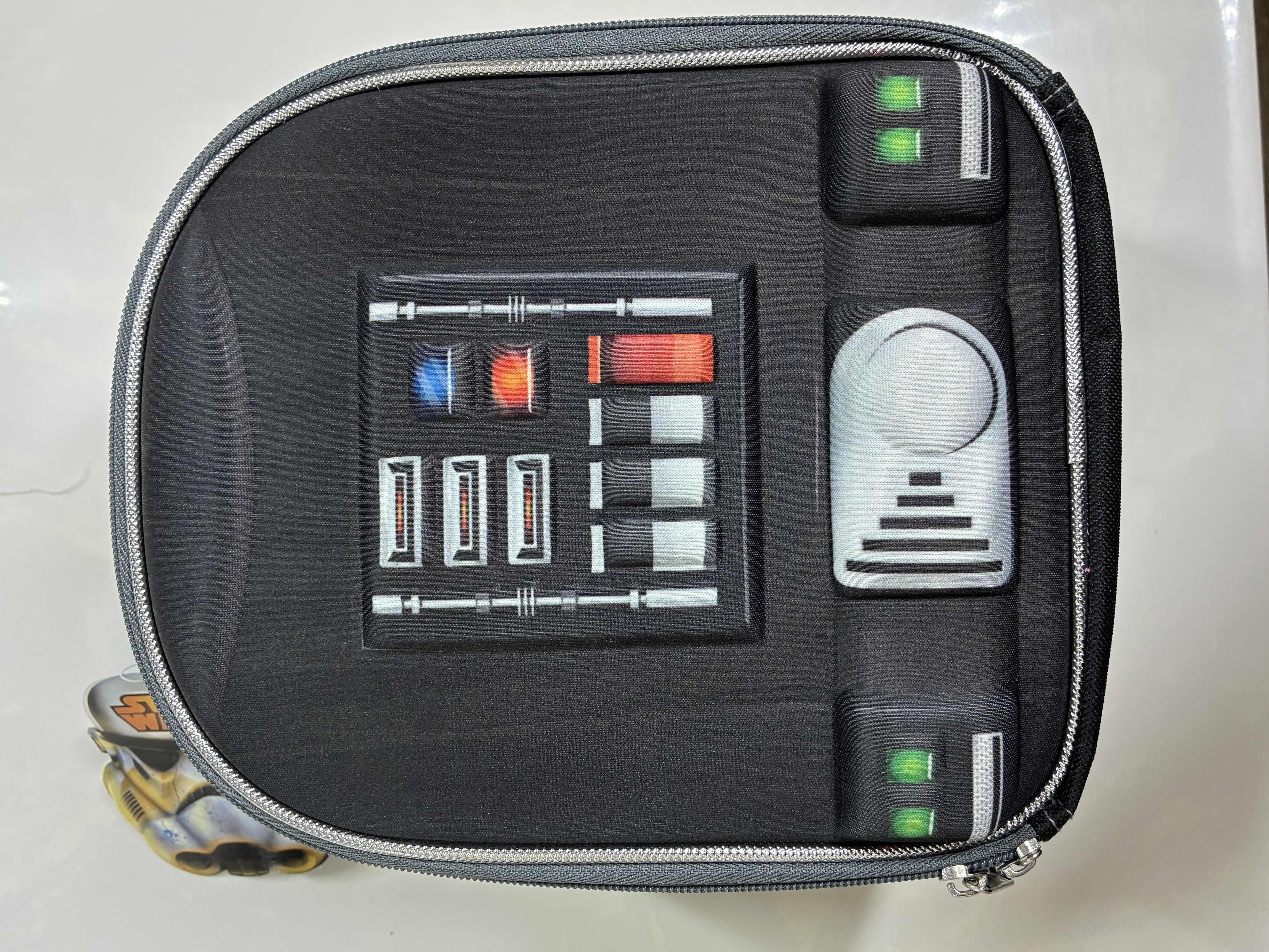 Photo 1 of DISNEY STAR WARS LUNCHBOX