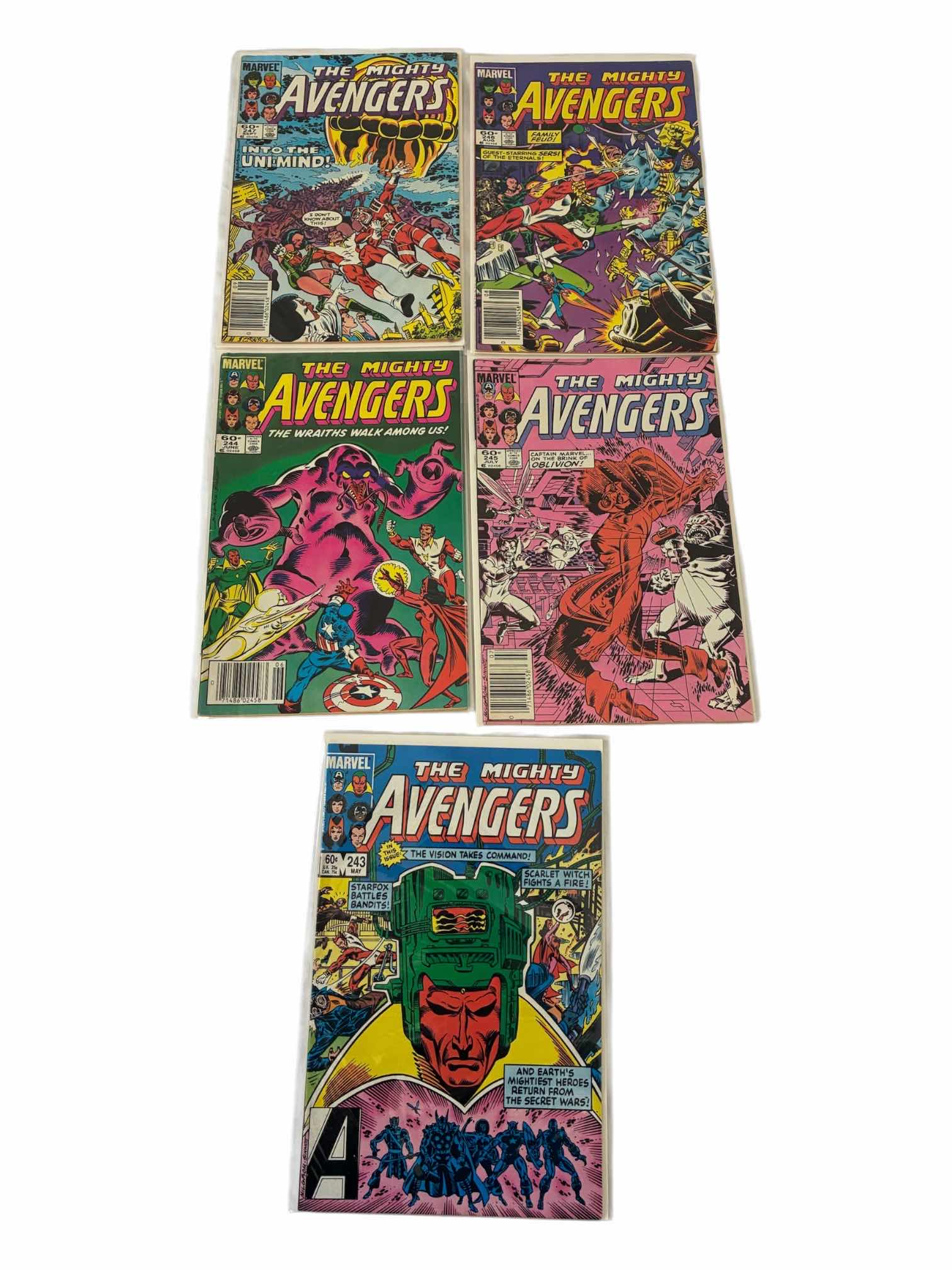 Photo 1 of MARVEL THE MIGHTY AVENGERS COMIC BOOKS (5)
