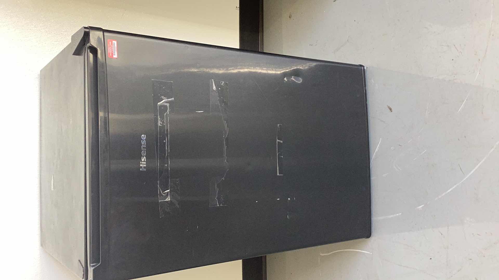 Photo 1 of HISENSE REFRIGERATOR 20” H 32”