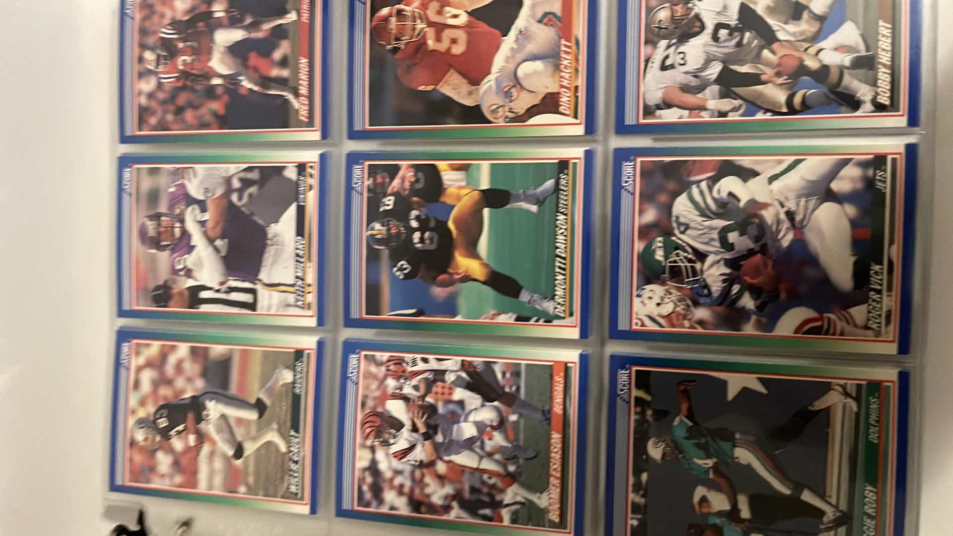 Photo 4 of 1990 SCORE NFL FOOTBALL CARDS W BINDER