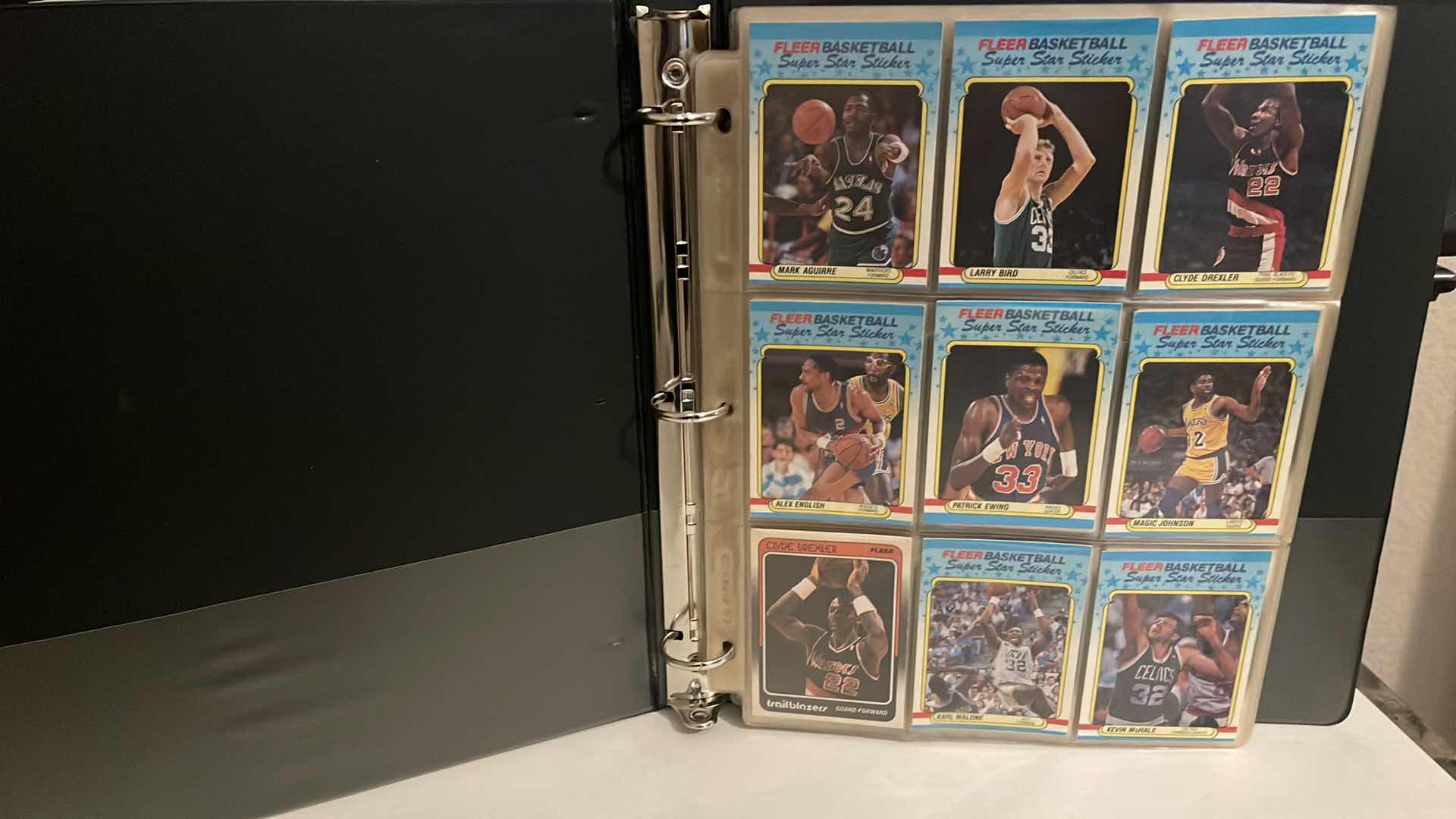 Photo 1 of 1988 FLEER BASKETBALL CARDS W BINDER