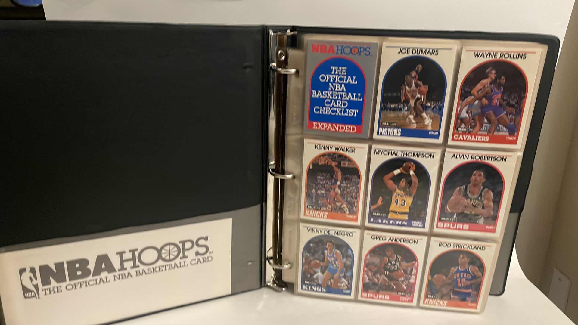 Photo 1 of 1989 NBA HOOPS CARDS W BINDER