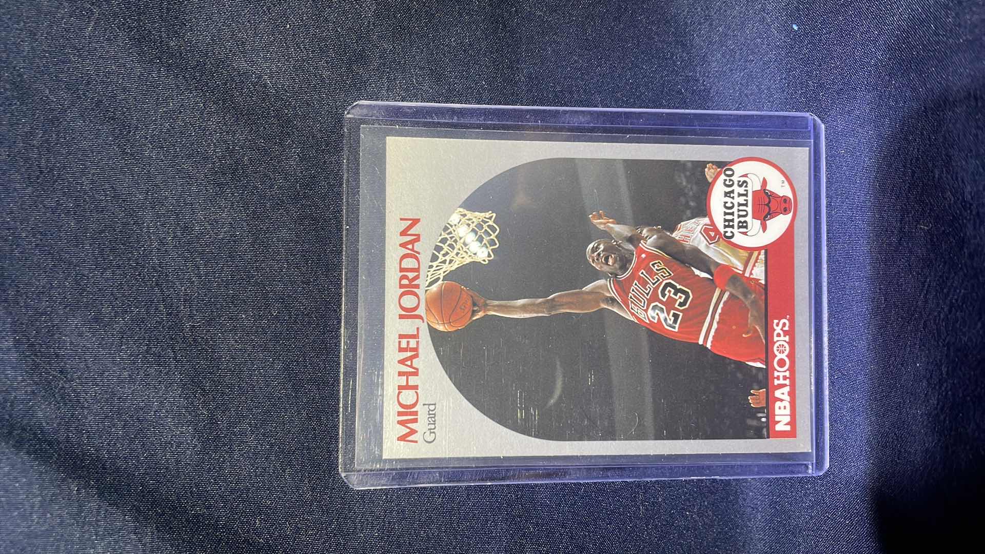 Photo 1 of 1990 NBA HOOPS MICHAEL JORDAN CARD #65