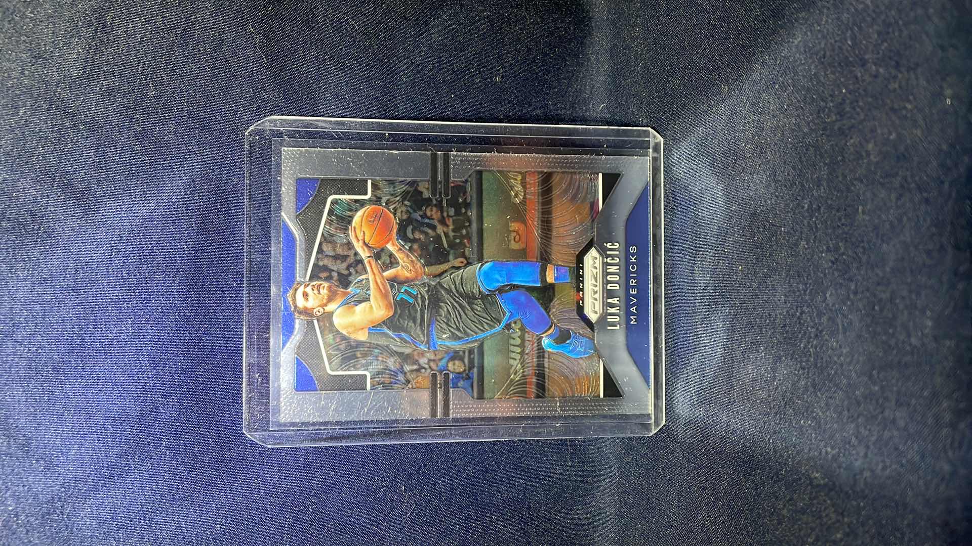 Photo 1 of 2019 PANINI PRIZM LUKA DONCIC SILVER CARD 75