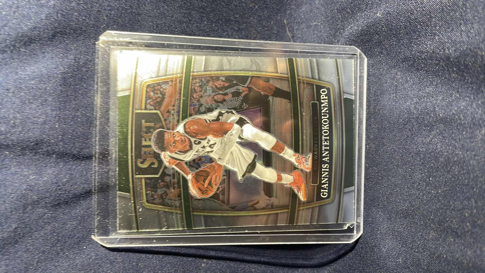 Photo 1 of 2021 PANINI GIANNIS ANTETOKOUNMPO CARD# 35