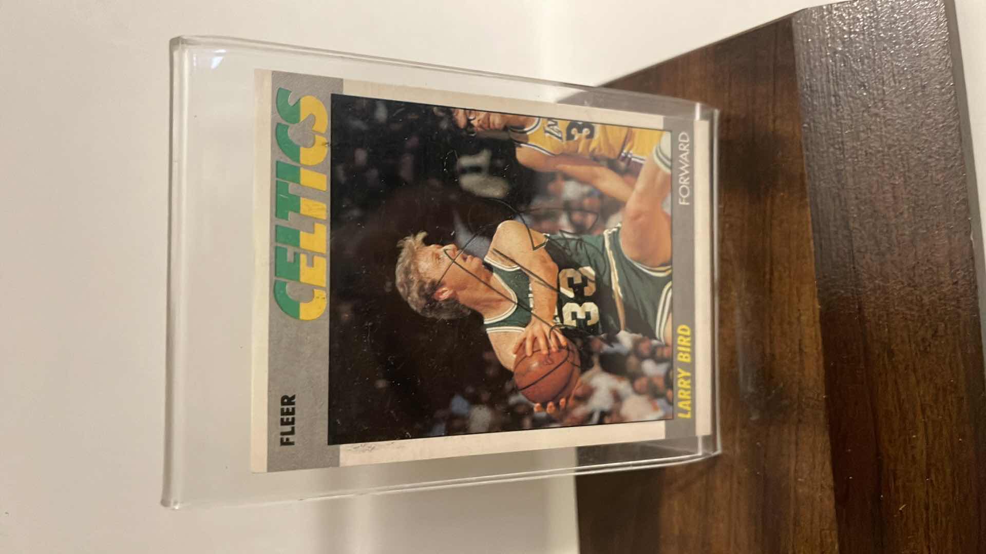 Photo 2 of 1987 LARRY BIRD SIGNED CARD #11 W DISPLAY