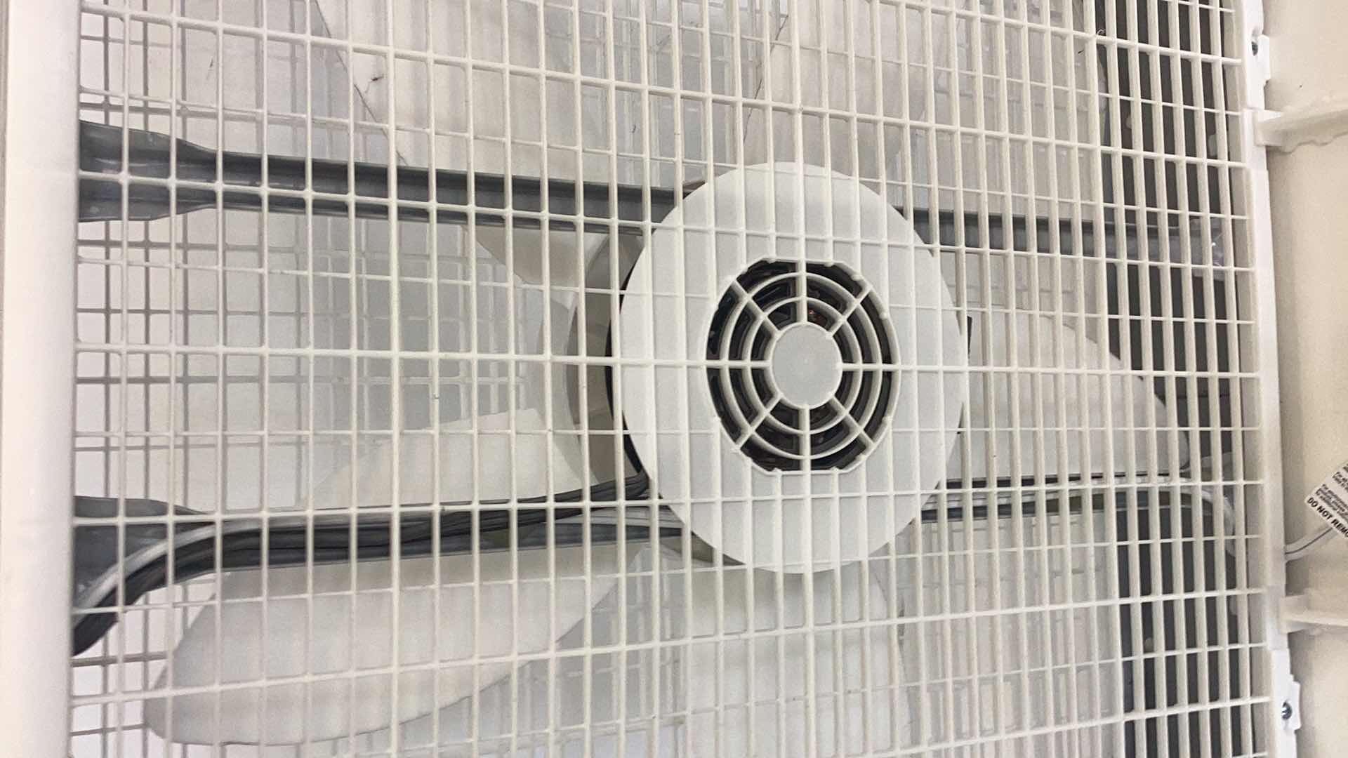 Photo 3 of LASKO 20” FAN