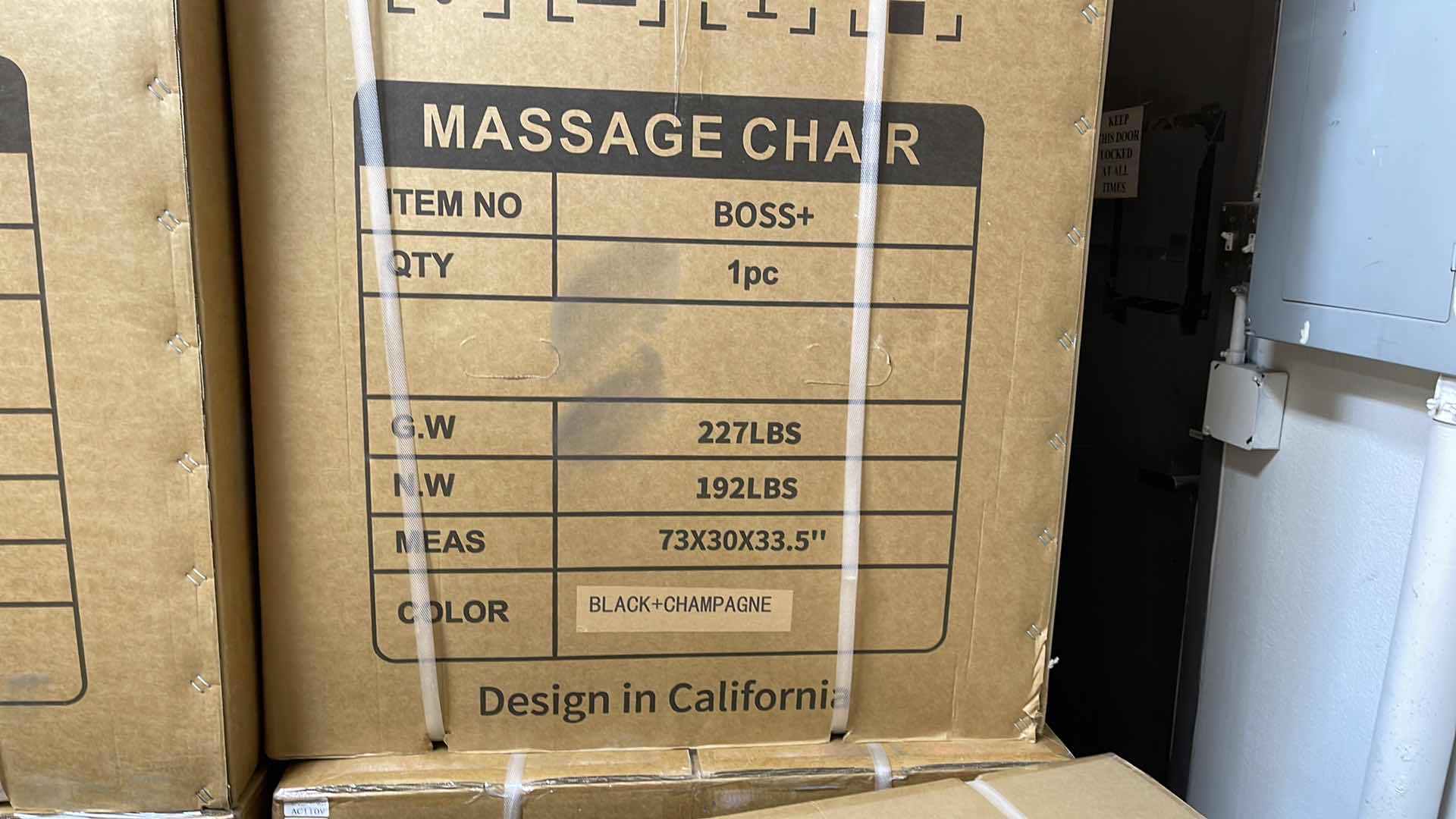 Photo 3 of IV RELIFE BOSS+ MASSAGE CHAIR BLACK & CHAMPAGNE NEW IN BOX