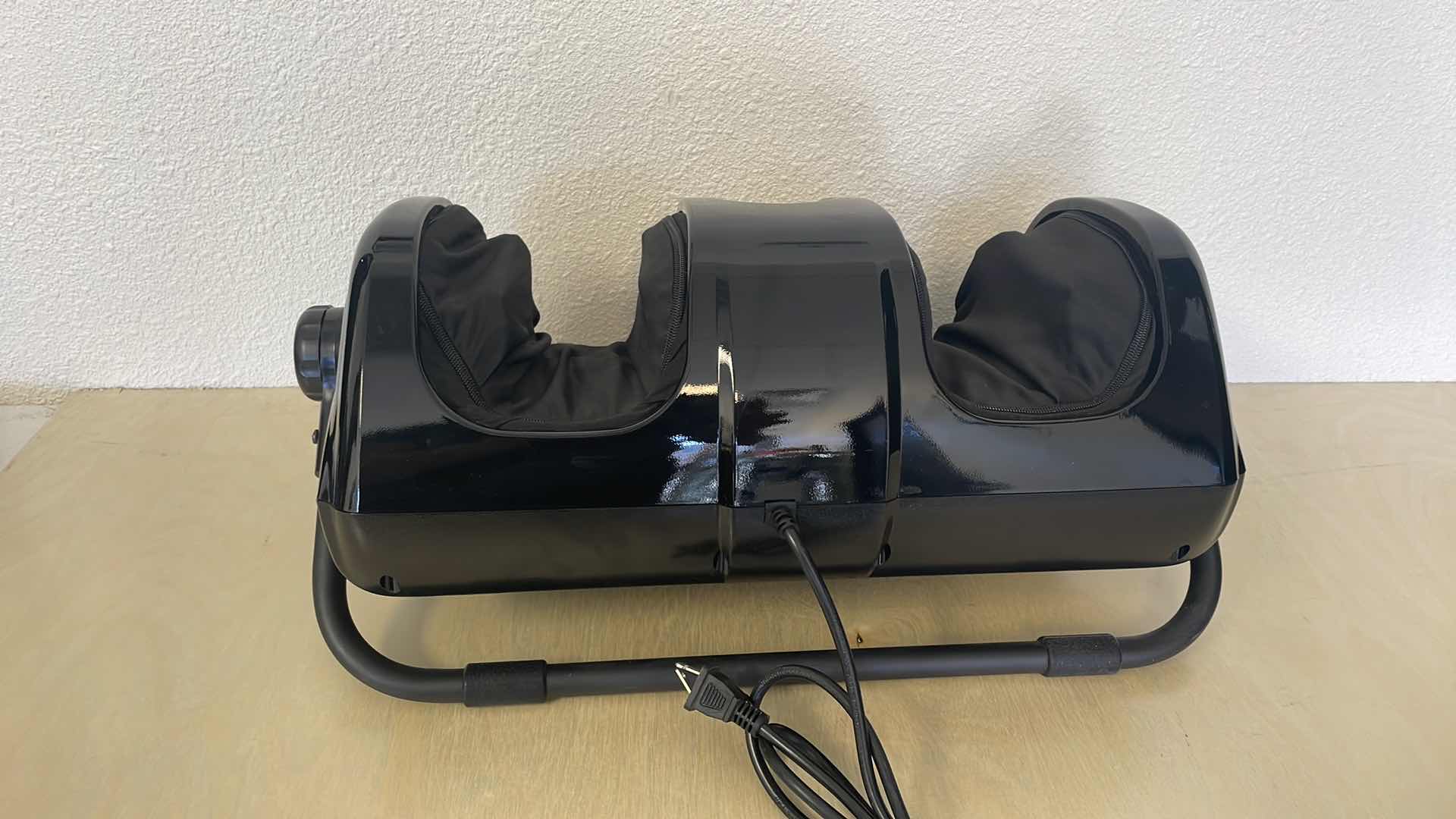 Photo 2 of IV RELIFE BLACK SHIATSU FOOT AND CALF MASSAGER 15”L x24”W