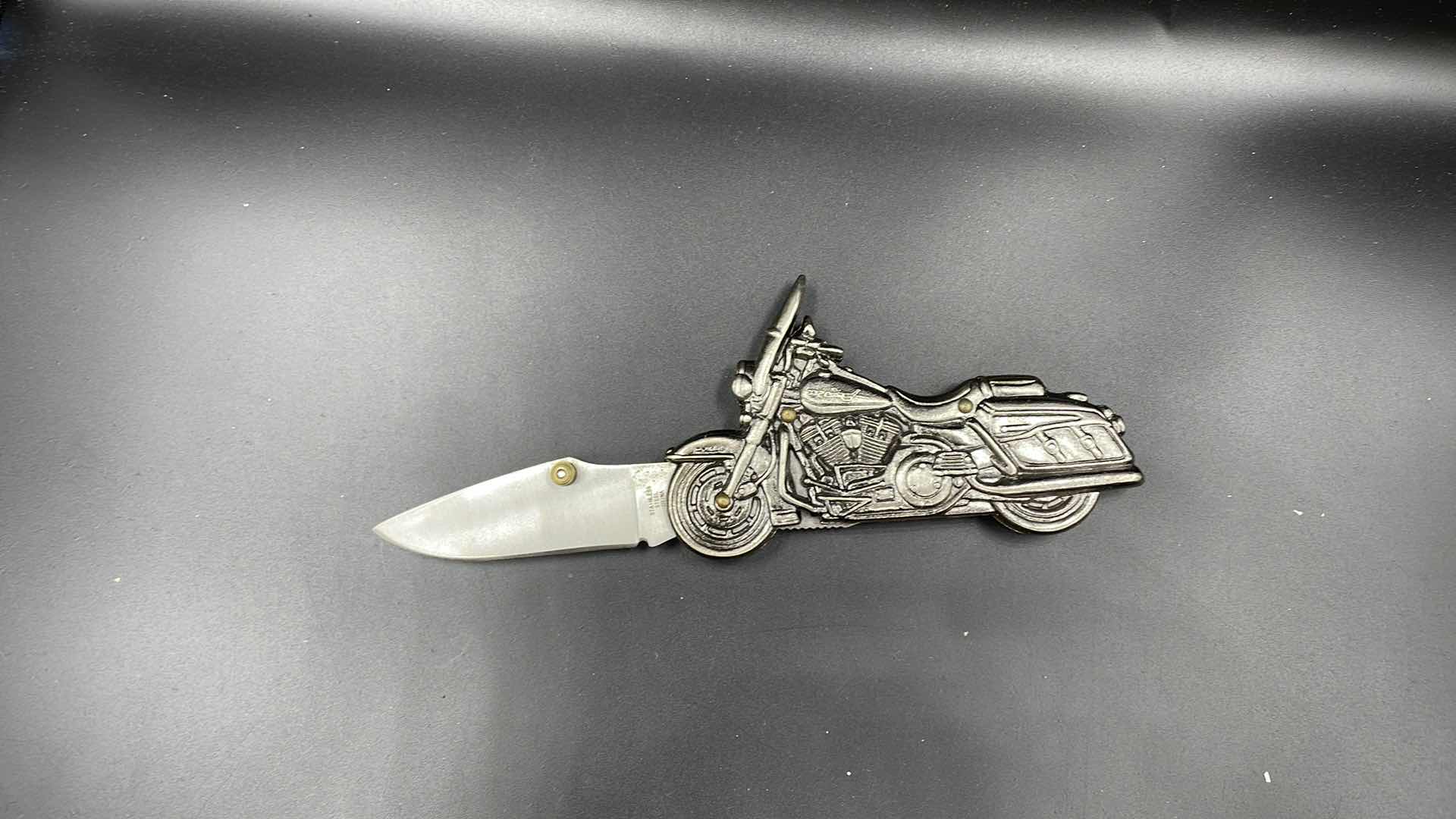 Photo 2 of BOXED MOTORCYCLE KNIFE 6”