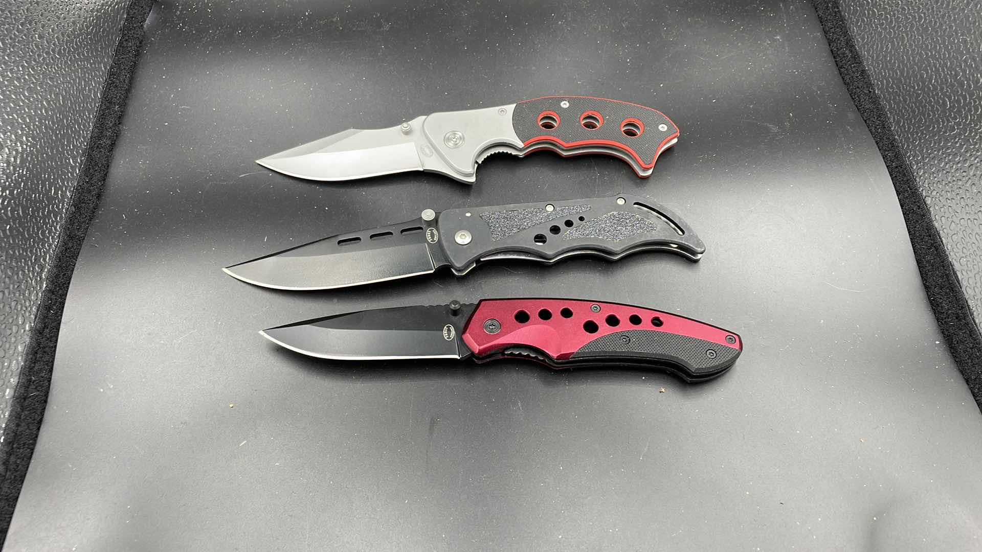 Photo 2 of FROST CUTLERY 3PC POCKET KNIFE SET
