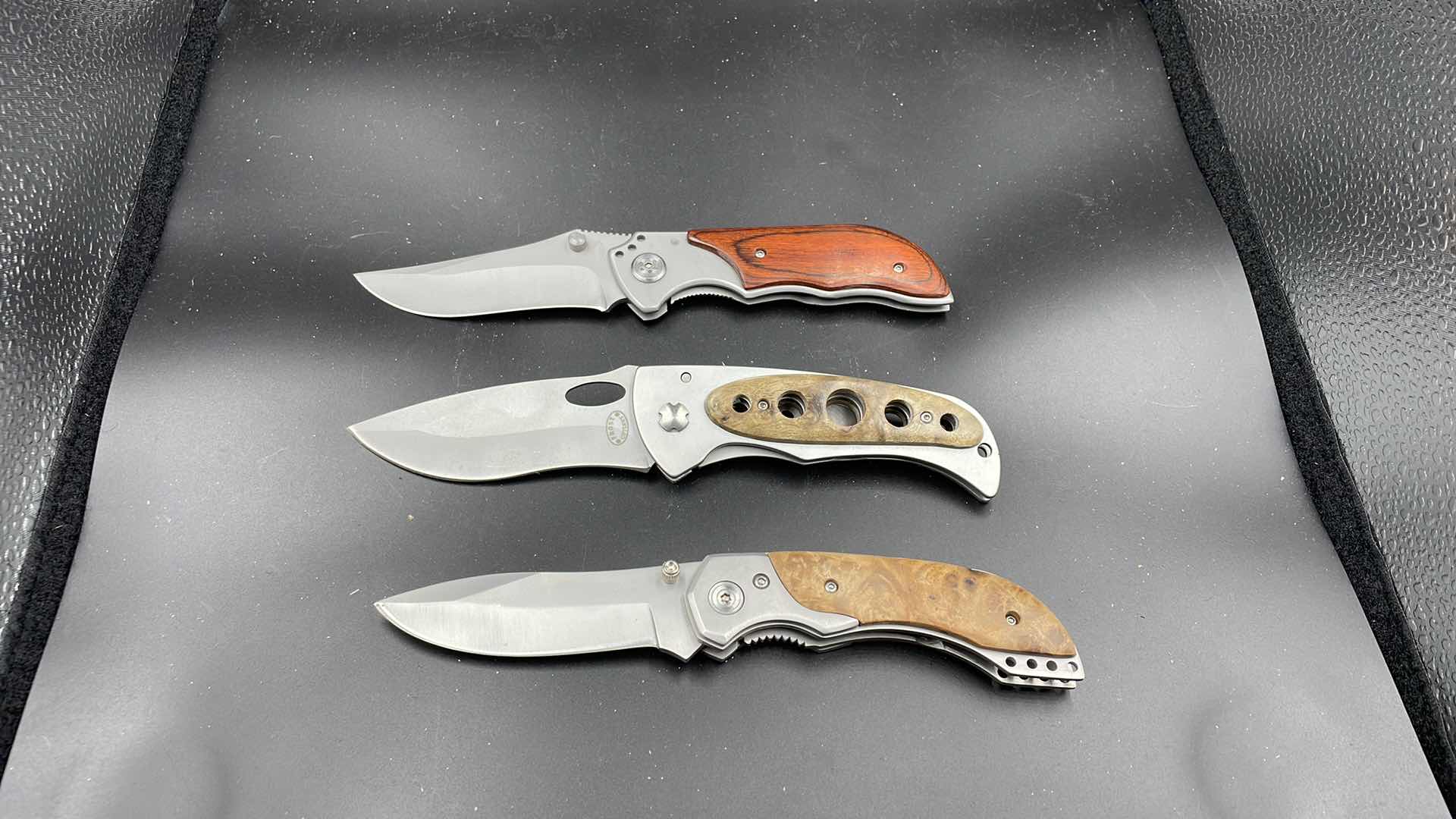 Photo 2 of FROST CUTLERY 3 PC POCKET KNIFE SET