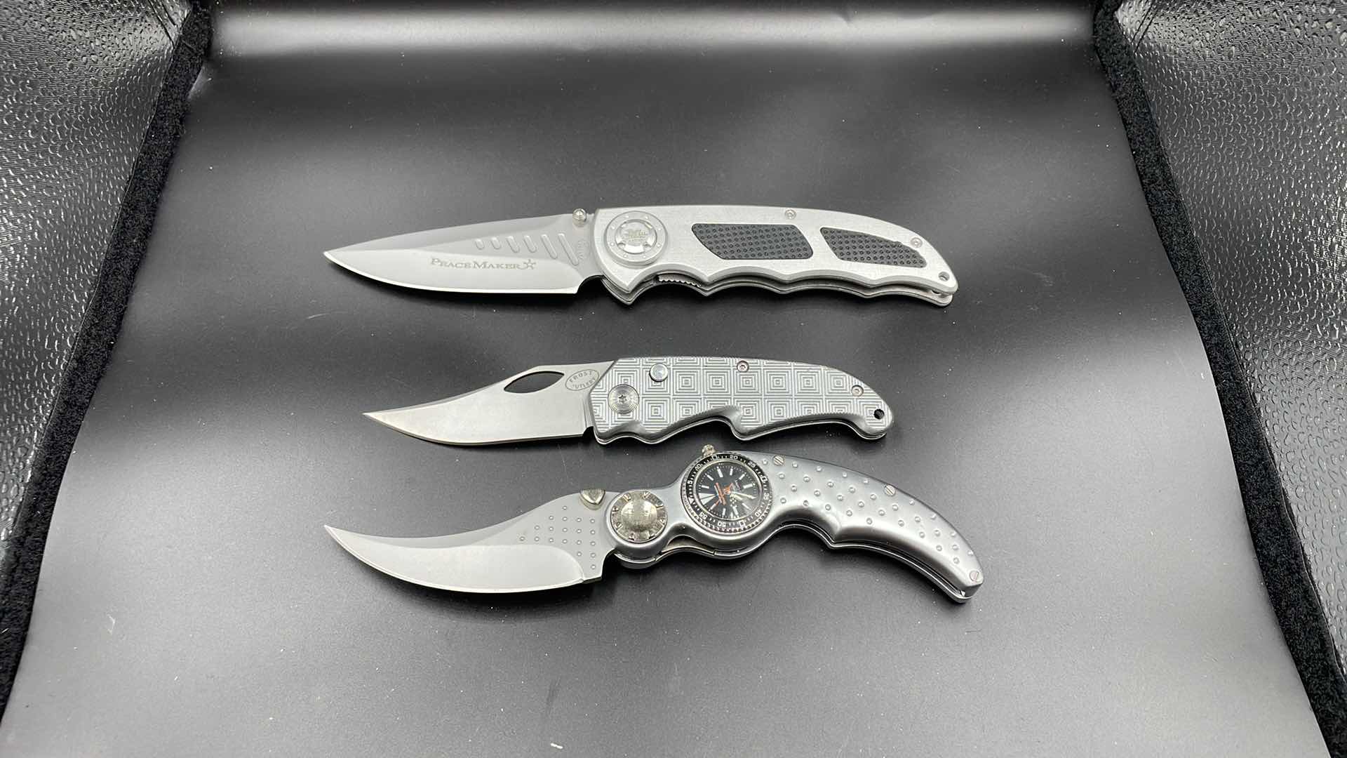 Photo 2 of FROST CUTLERY 3 PC POCKET KNIFE SET