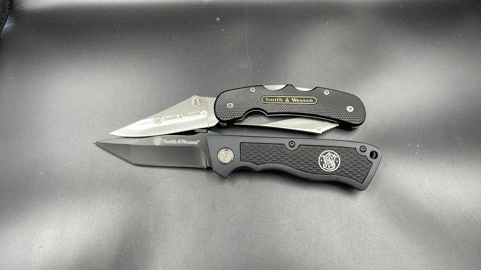 Photo 2 of PAIR OF SMITH & WESSON POCKET KNIVES