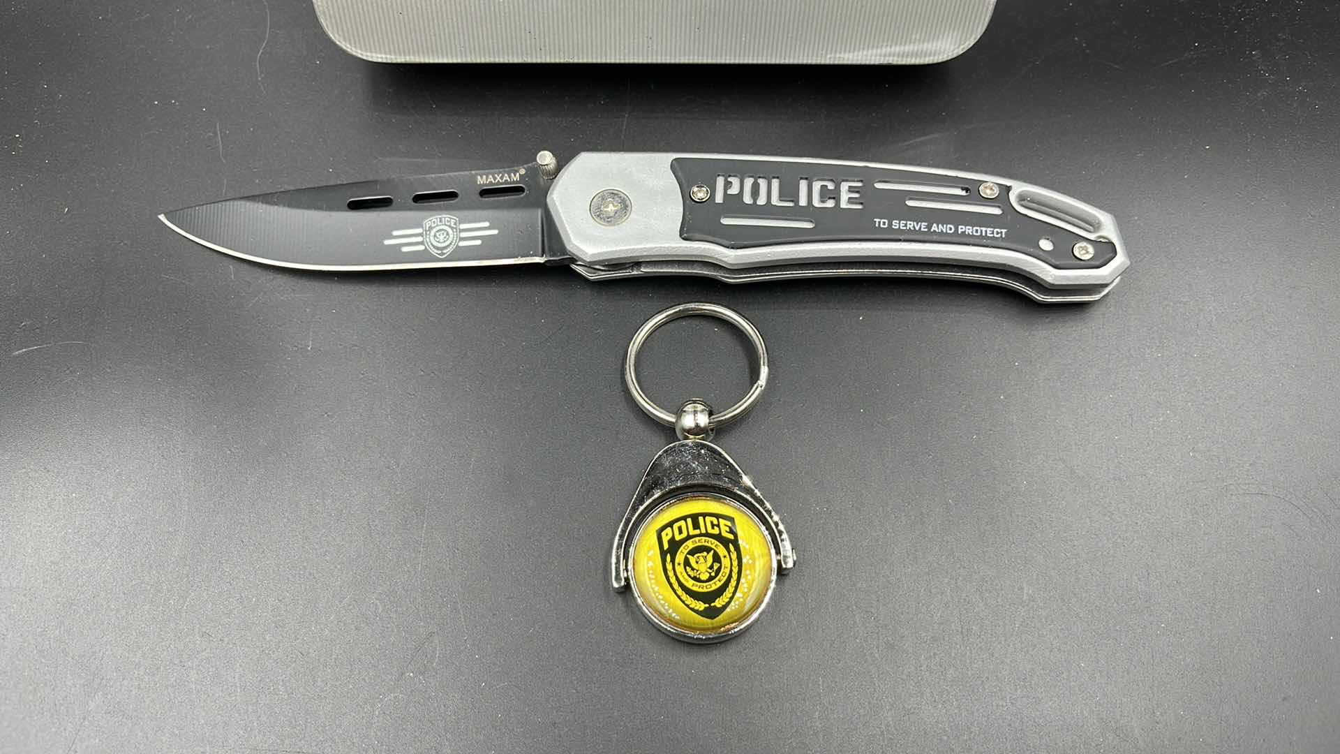 Photo 2 of MAXAM POLICE LINER LOCK KNIFE & KEY RING SET 8”