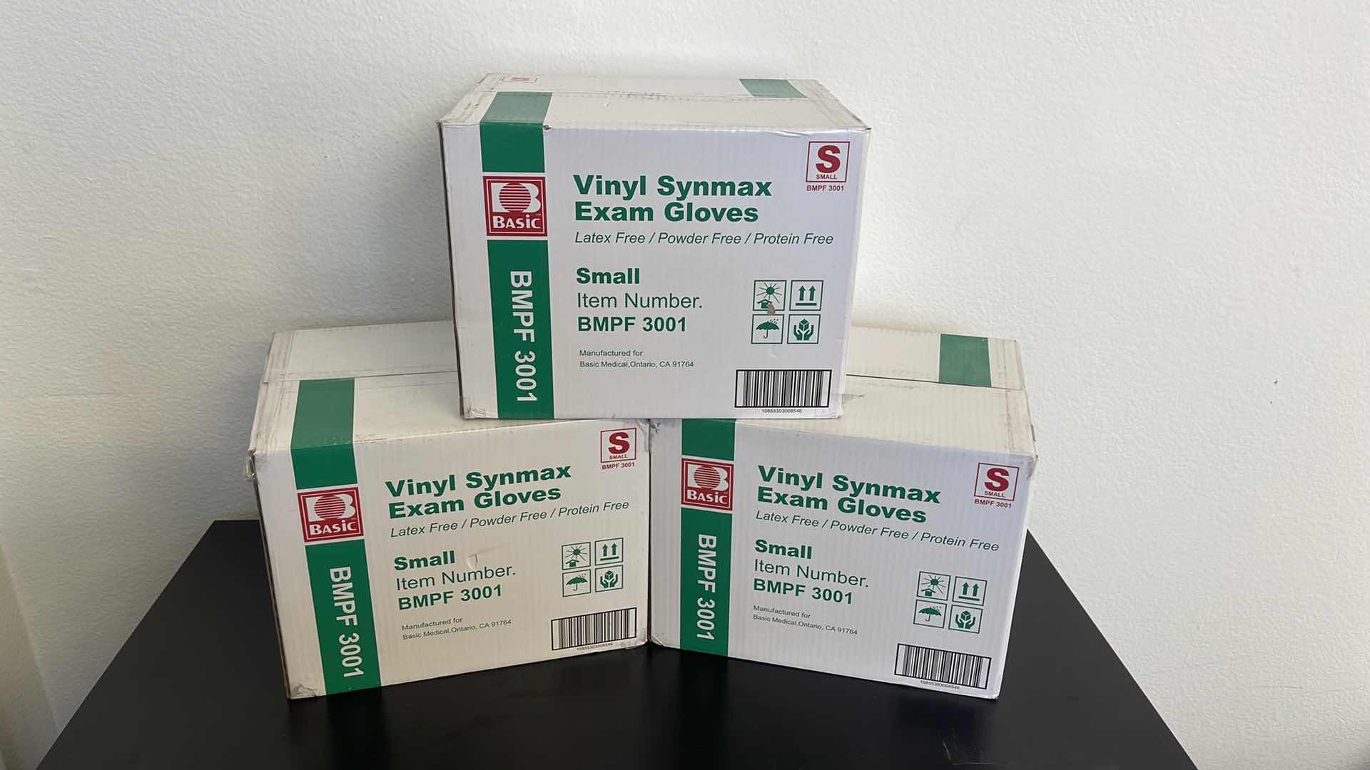 Photo 1 of 3 BOXES OF VINYL SYNMAX EXAM GLOVES SMALL (1000 GLOVES TOTAL)