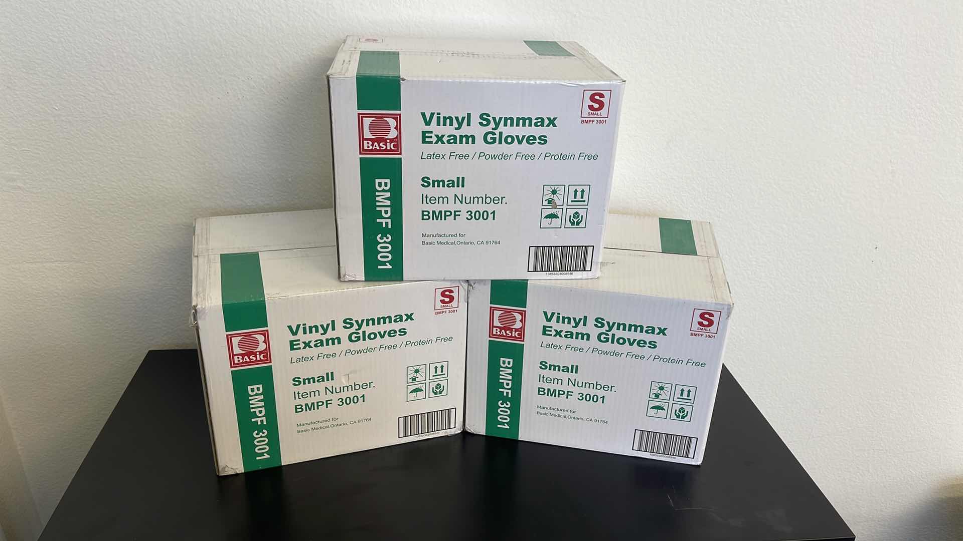 Photo 1 of 3 BOXES OF VINYL SYNMAX EXAM GLOVES SMALL (1000 GLOVES TOTAL)