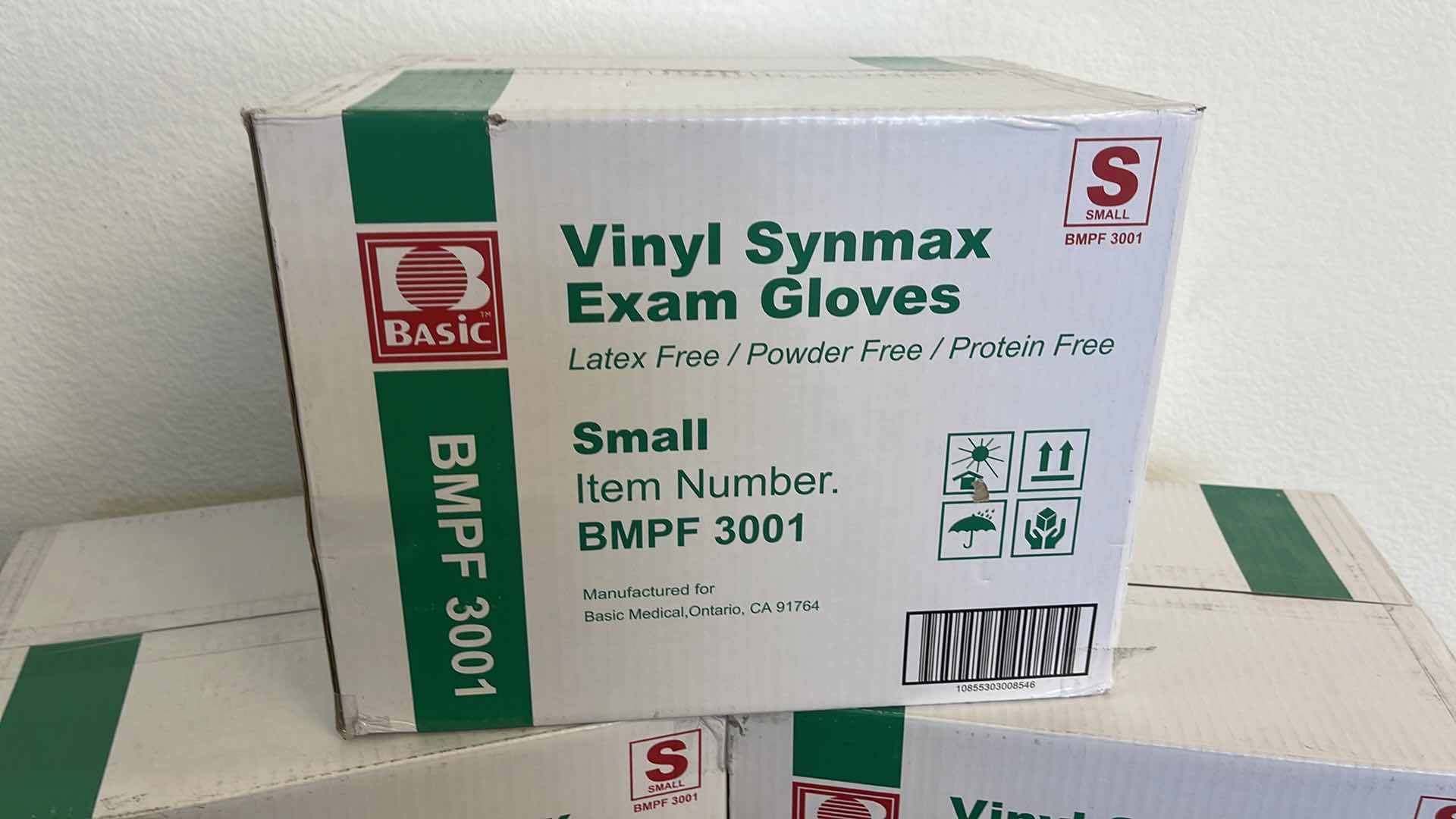 Photo 2 of 3 BOXES OF VINYL SYNMAX EXAM GLOVES SMALL (1000 GLOVES TOTAL)