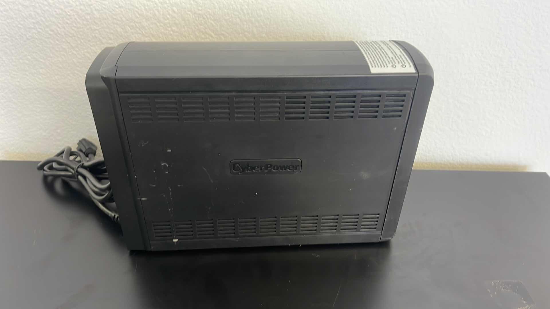 Photo 4 of CYBERPOWER 1350VA UPS COMPUTER BATTERY STORAGE 