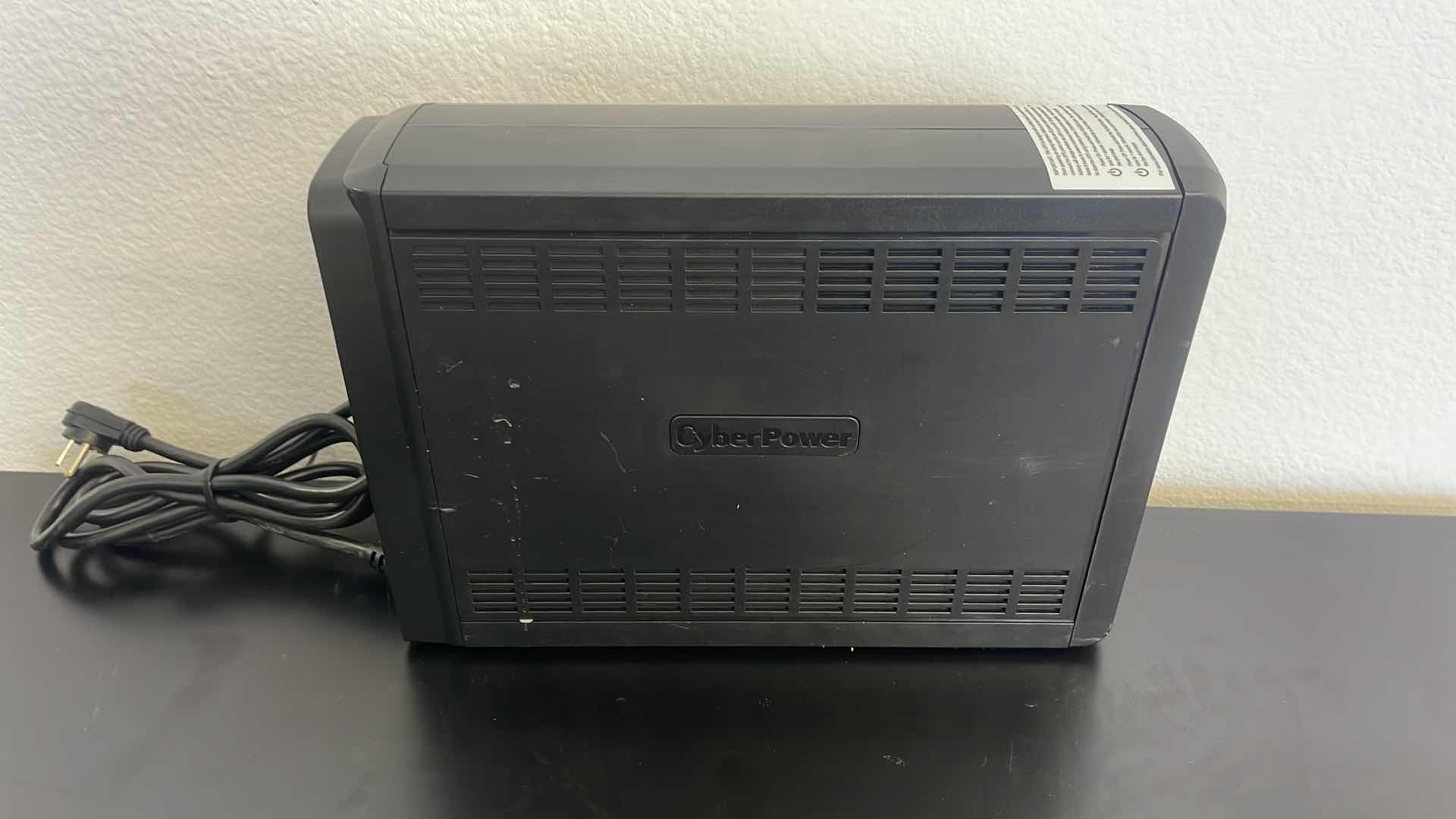 Photo 4 of CYBERPOWER 1350VA UPS COMPUTER BATTERY STORAGE 