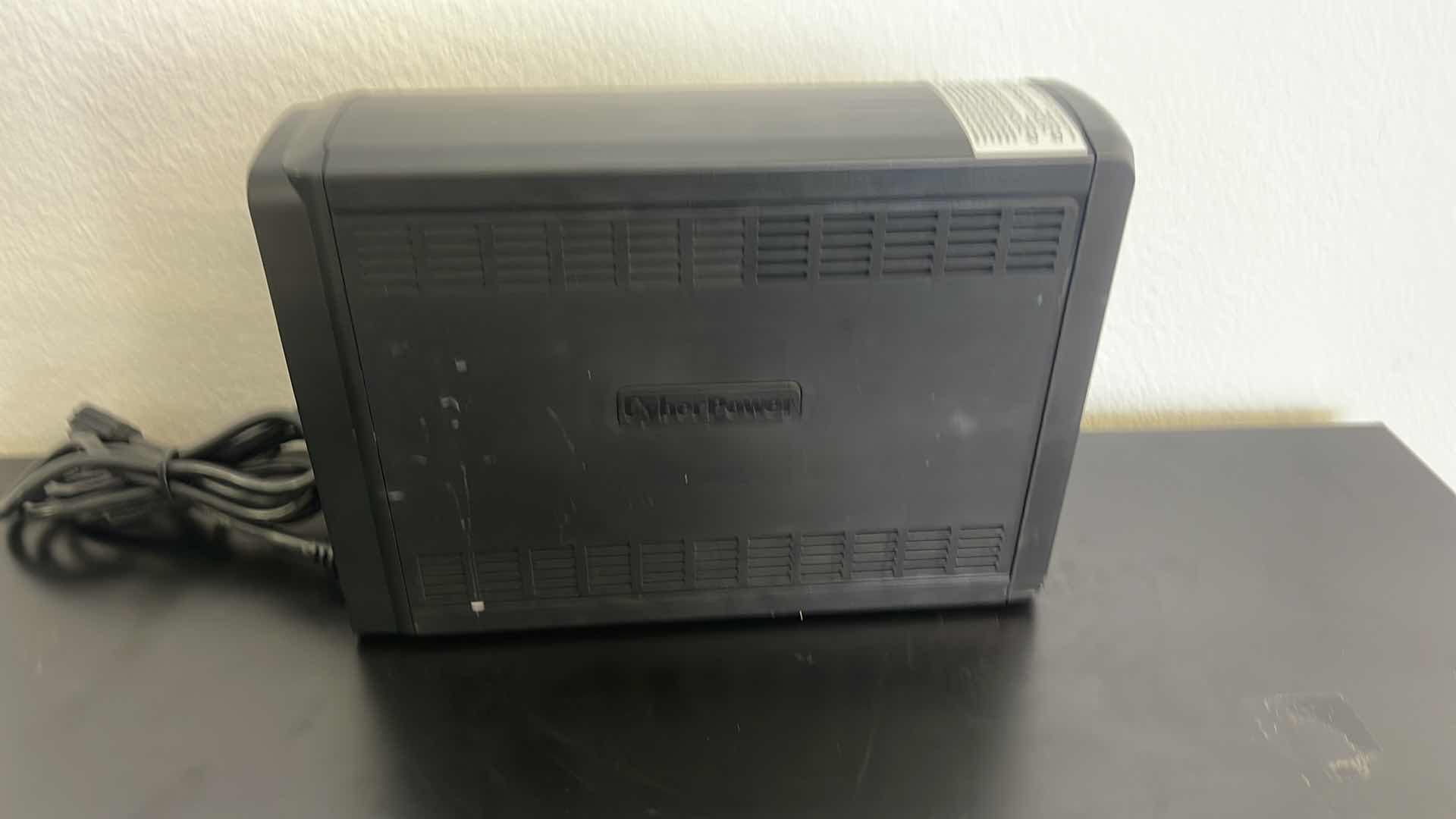 Photo 4 of CYBERPOWER 1350VA UPS COMPUTER BATTERY STORAGE 