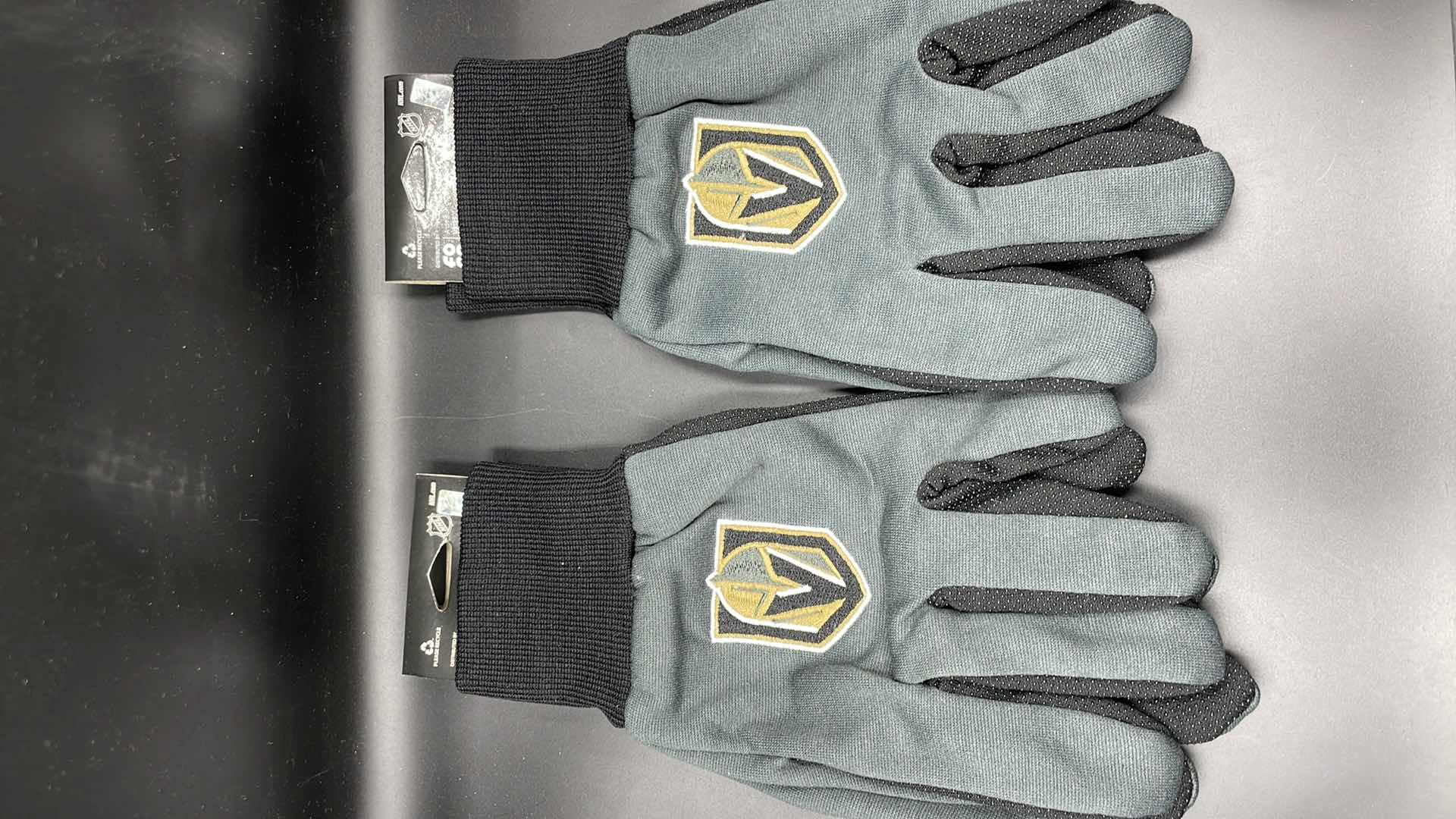 Photo 1 of 2 PC VEGAS GOLDEN KNIGHTS UTILITY GLOVES SETS