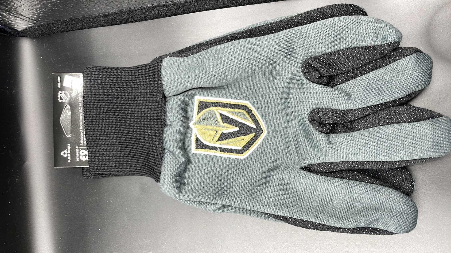 Photo 2 of 2 PC VEGAS GOLDEN KNIGHTS UTILITY GLOVES SETS