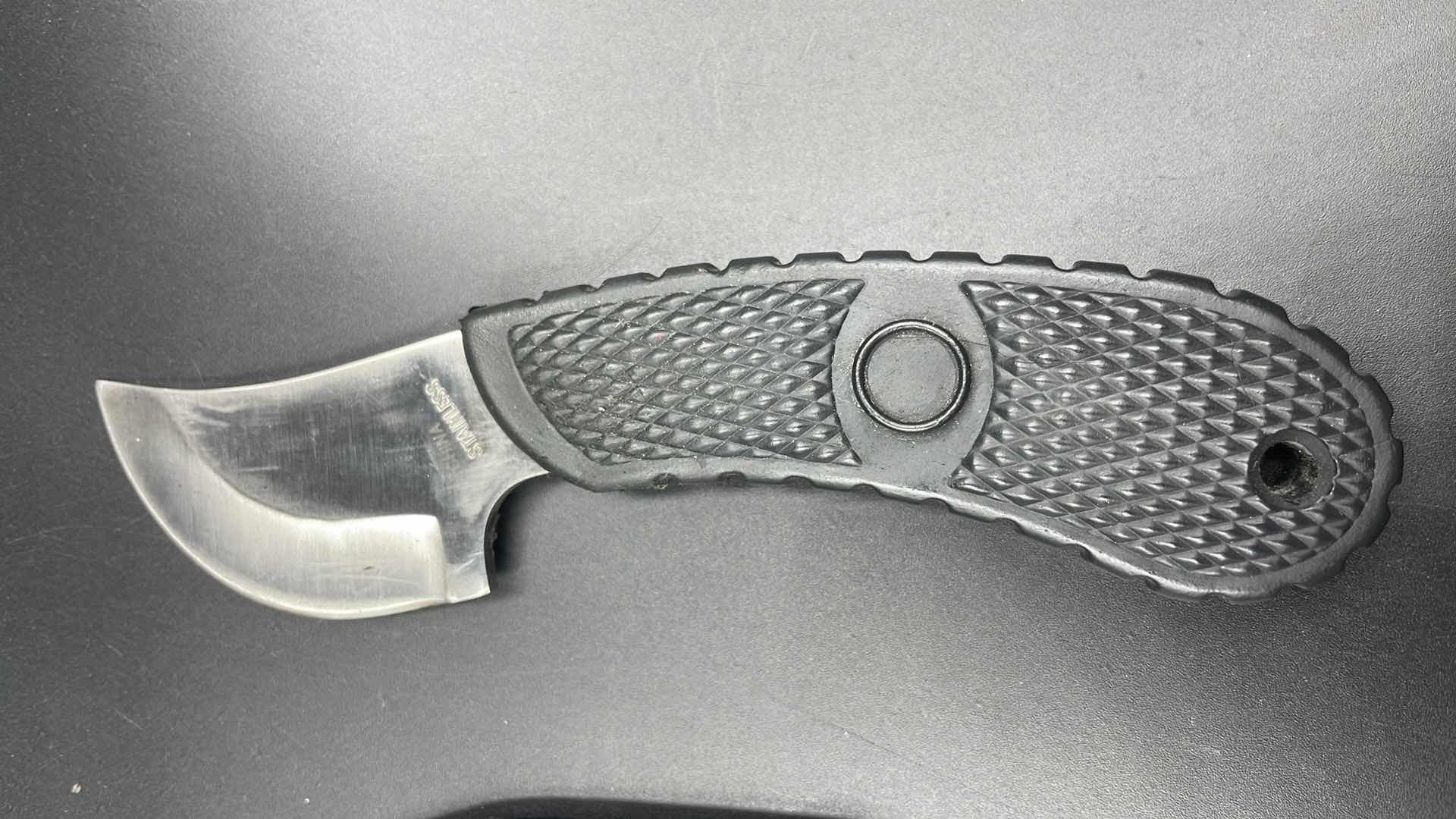 Photo 2 of HUNTING KNIFE 6” W SHEATH
