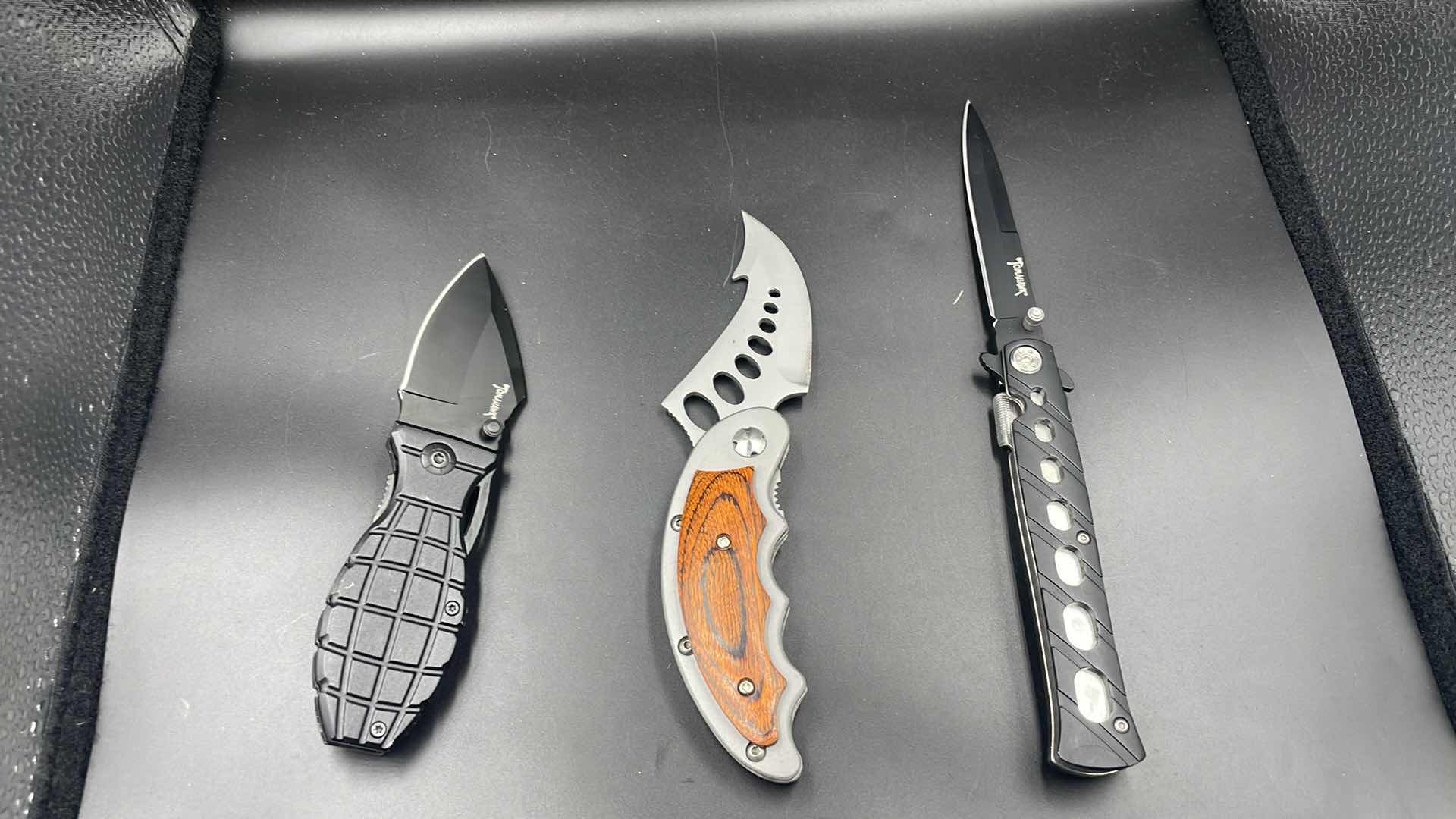 Photo 1 of 3 PC HUNTING KNIFE SET