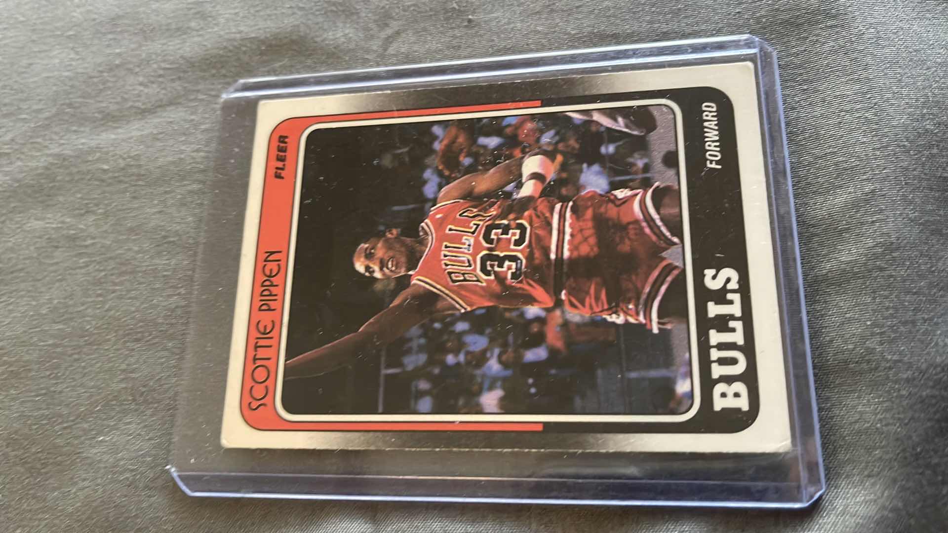 Photo 1 of 1988 SCOTTIE PIPPEN FLEER ROOKIE CARD 20