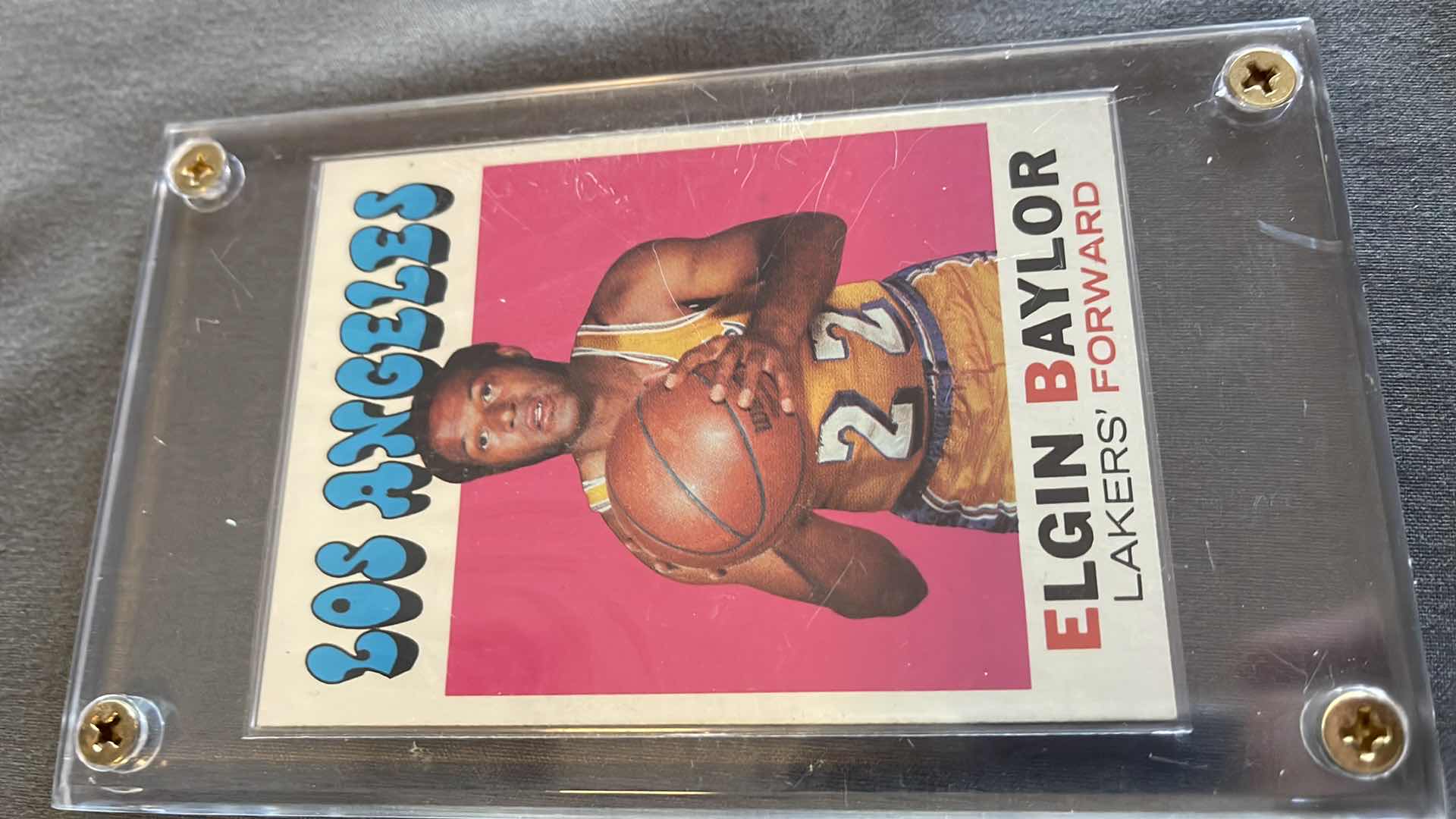 Photo 1 of 1971 ELGIN BAYLOR TOPPS CARD 10